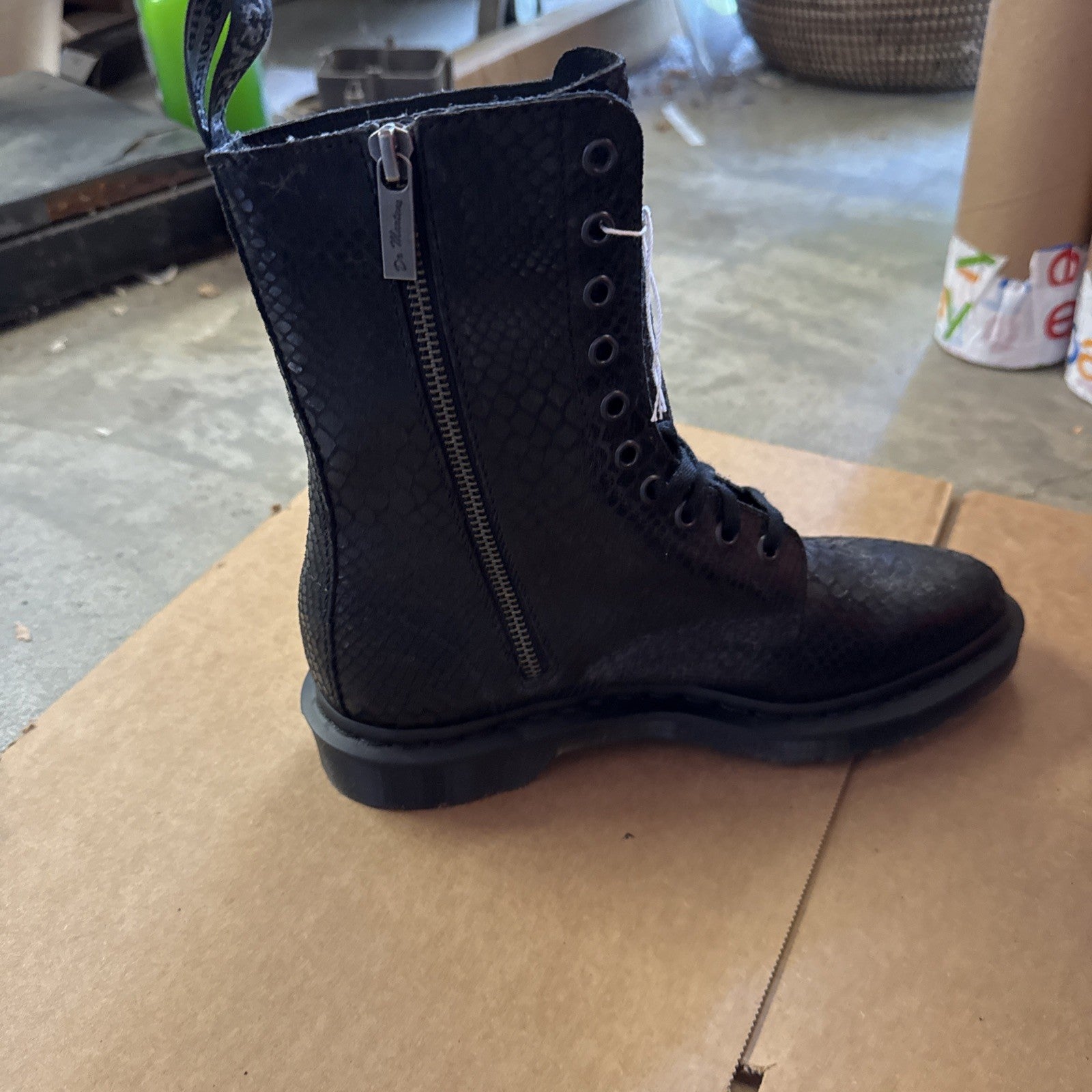 Dr. Martens Alix AW004 Black Pointy Toe  Zippered/Lace Snakeskin Pattern Size 75