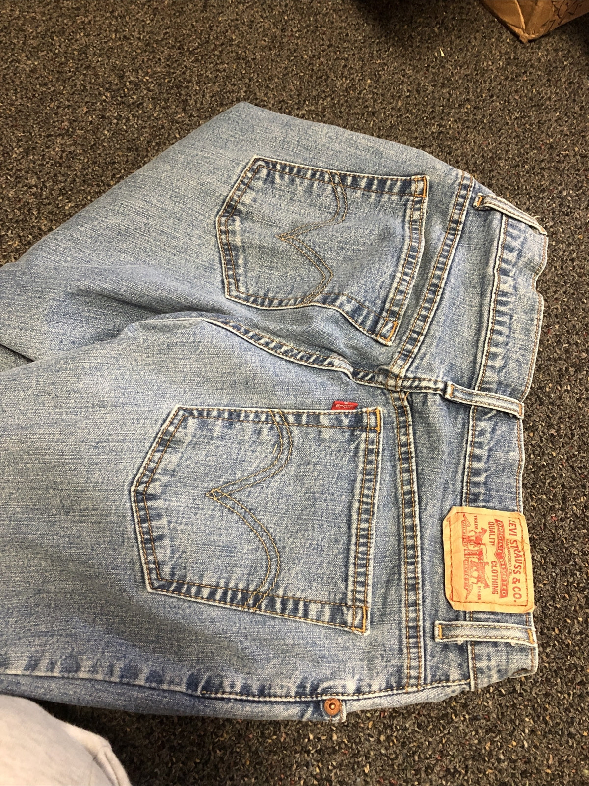 Women's Levi's Relaxed Boot Cut Jeans 550 Size 8M3