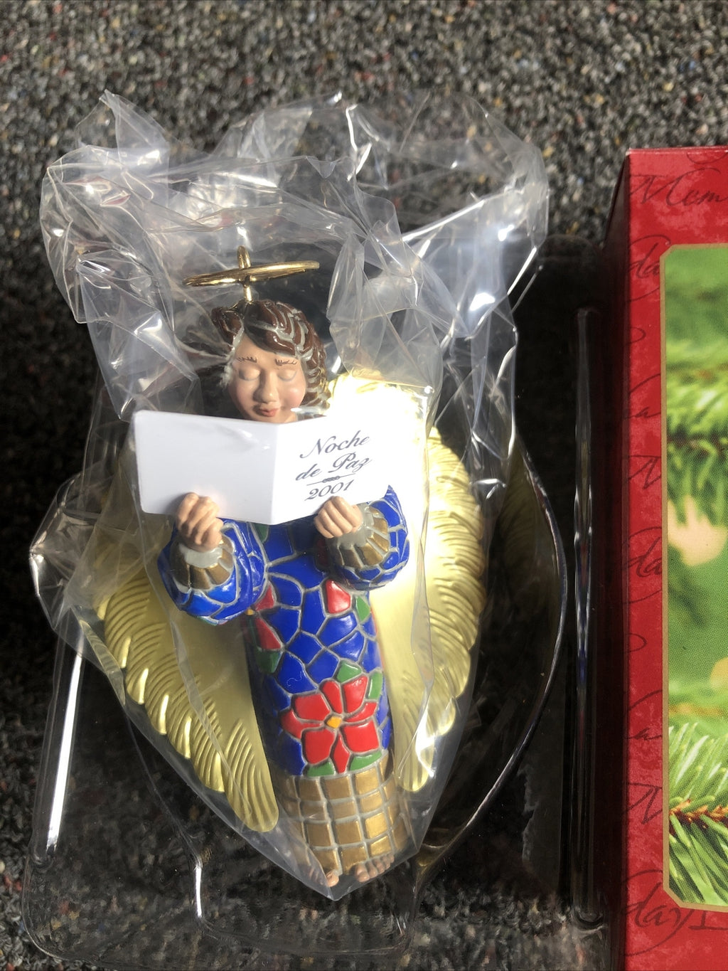Vintage Hallmark Keepsake Ornament Angel Noche de Paz Silent Night Accents 20012