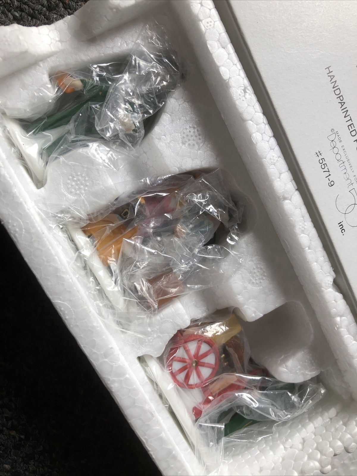 Department 56 Heritage Village Collection Holiday Travelers set of 3 #557191