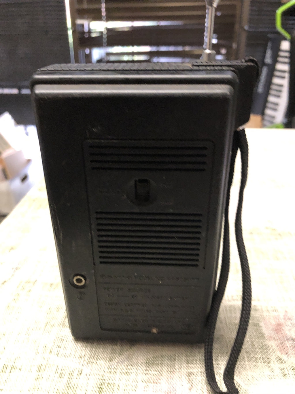 Vintage Sanyo RP5050 AM FM Transistor Portable Radio Handheld2