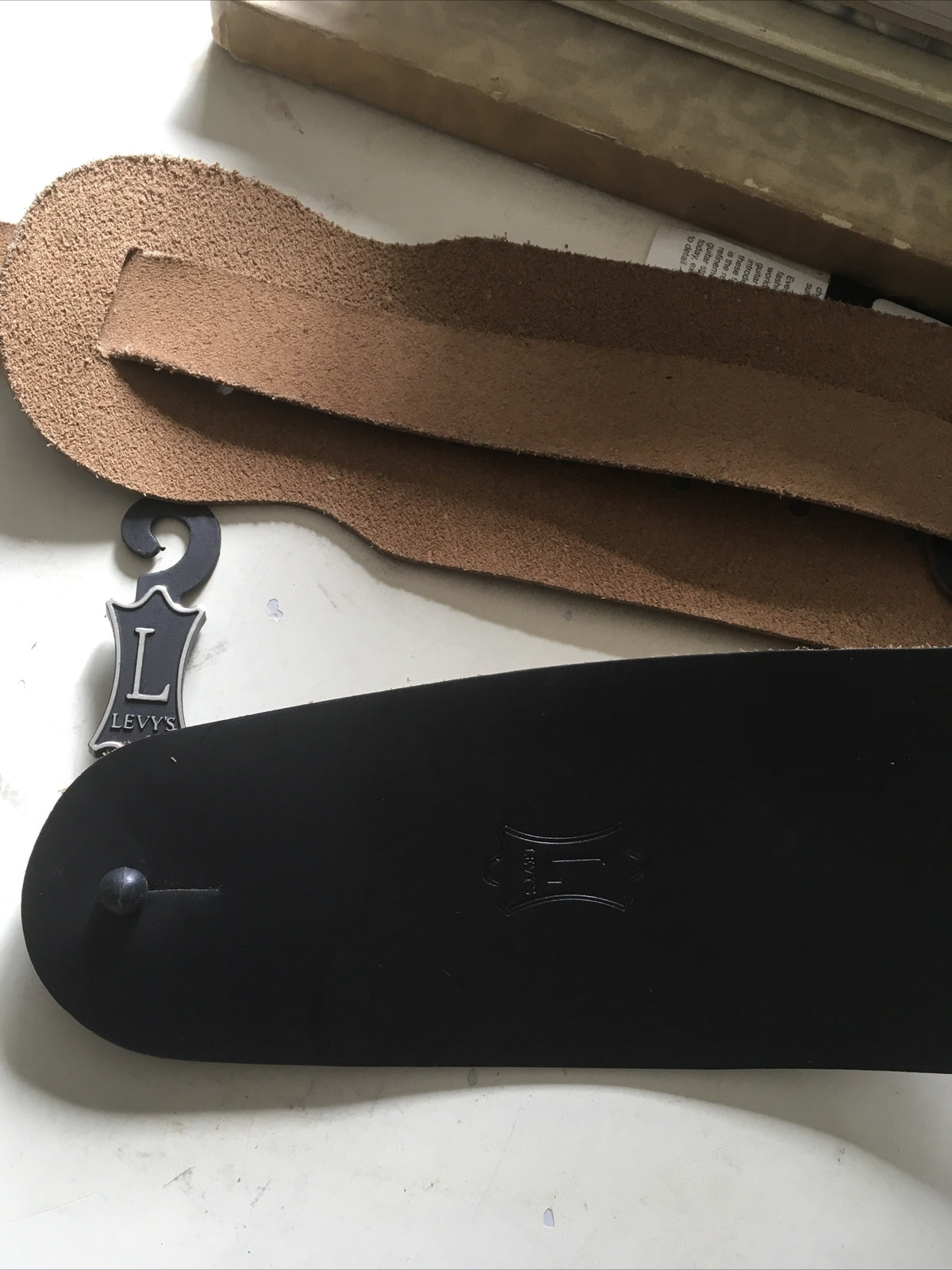 Levy's Black 3 1/2” Leather With Thong Guitar Strap2