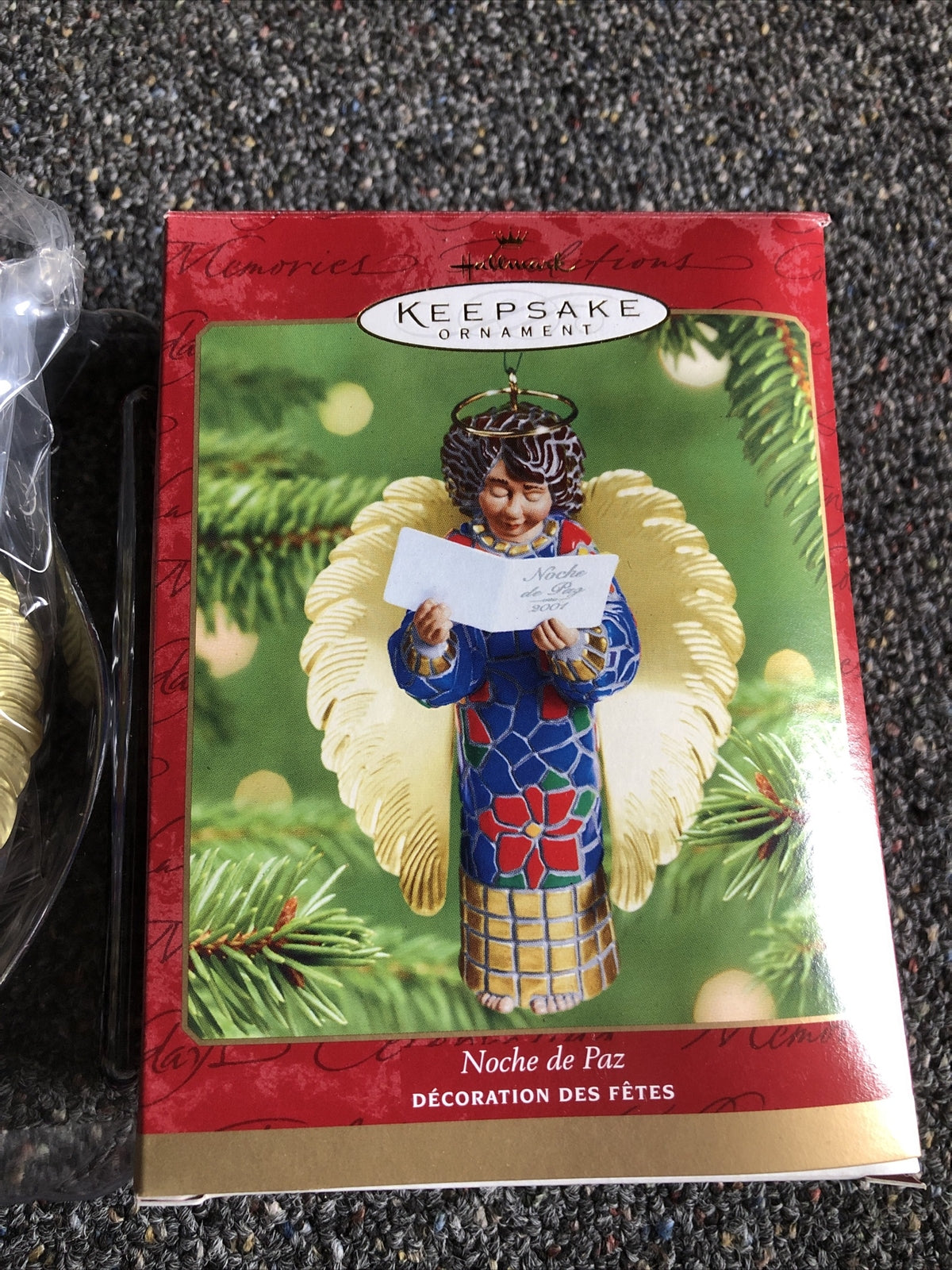 Vintage Hallmark Keepsake Ornament Angel Noche de Paz Silent Night Accents 20011
