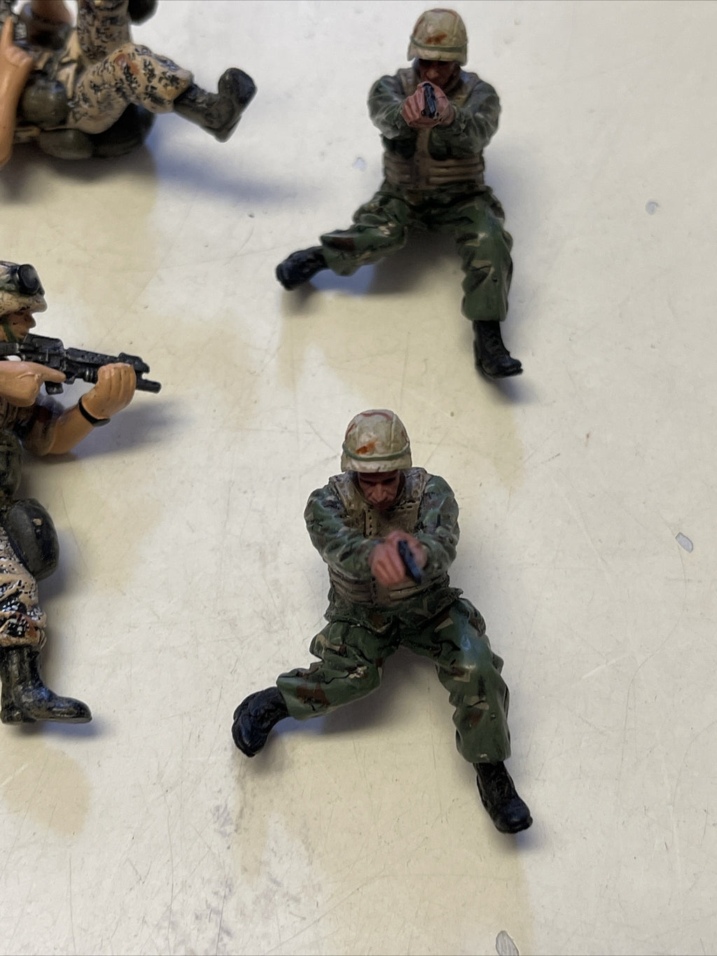 14 UNIMAX  ACTION FIGURES -  MILITARY SOLDIERS - 1:327