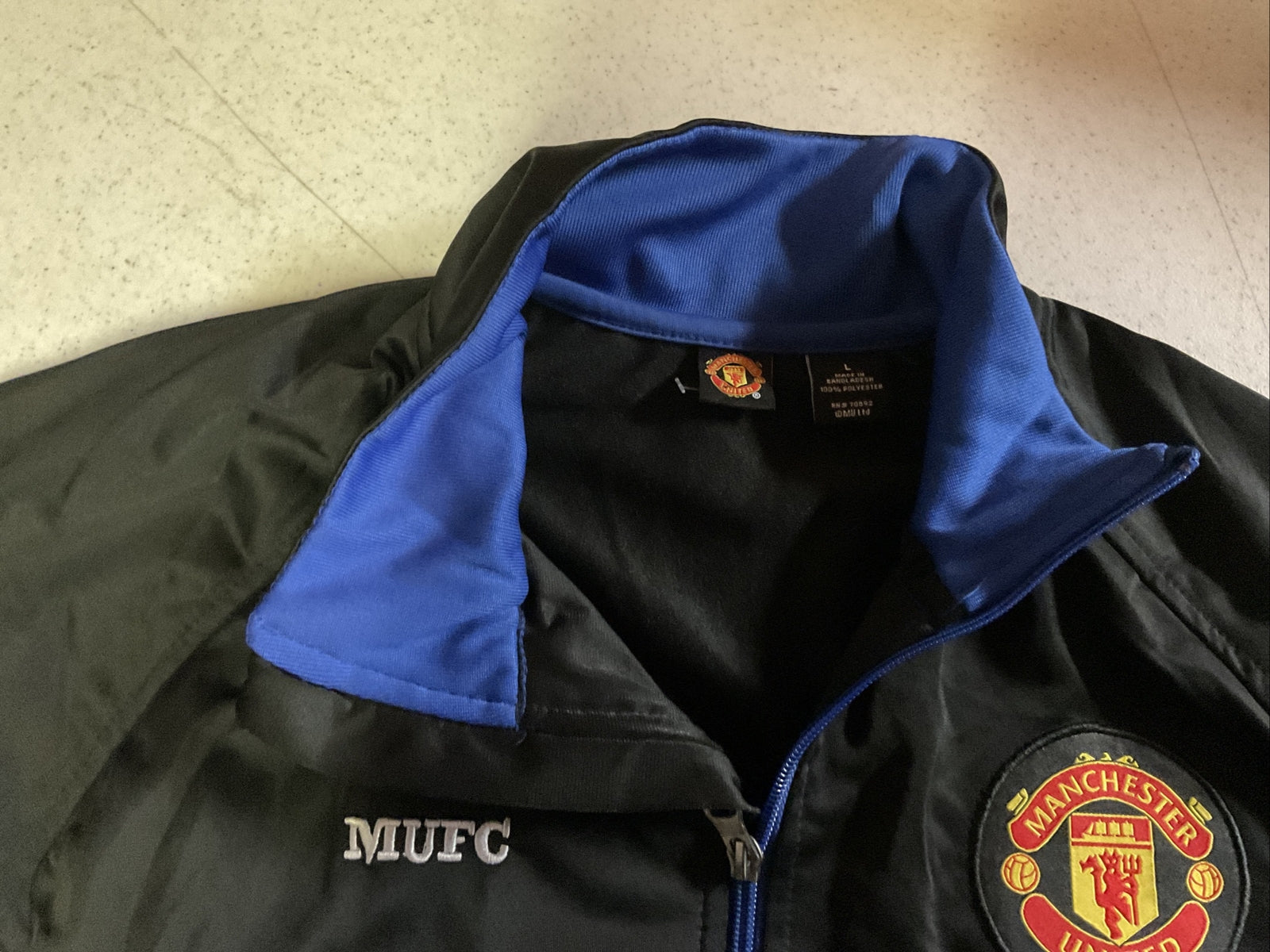 Manchester United Jacket Size Large3
