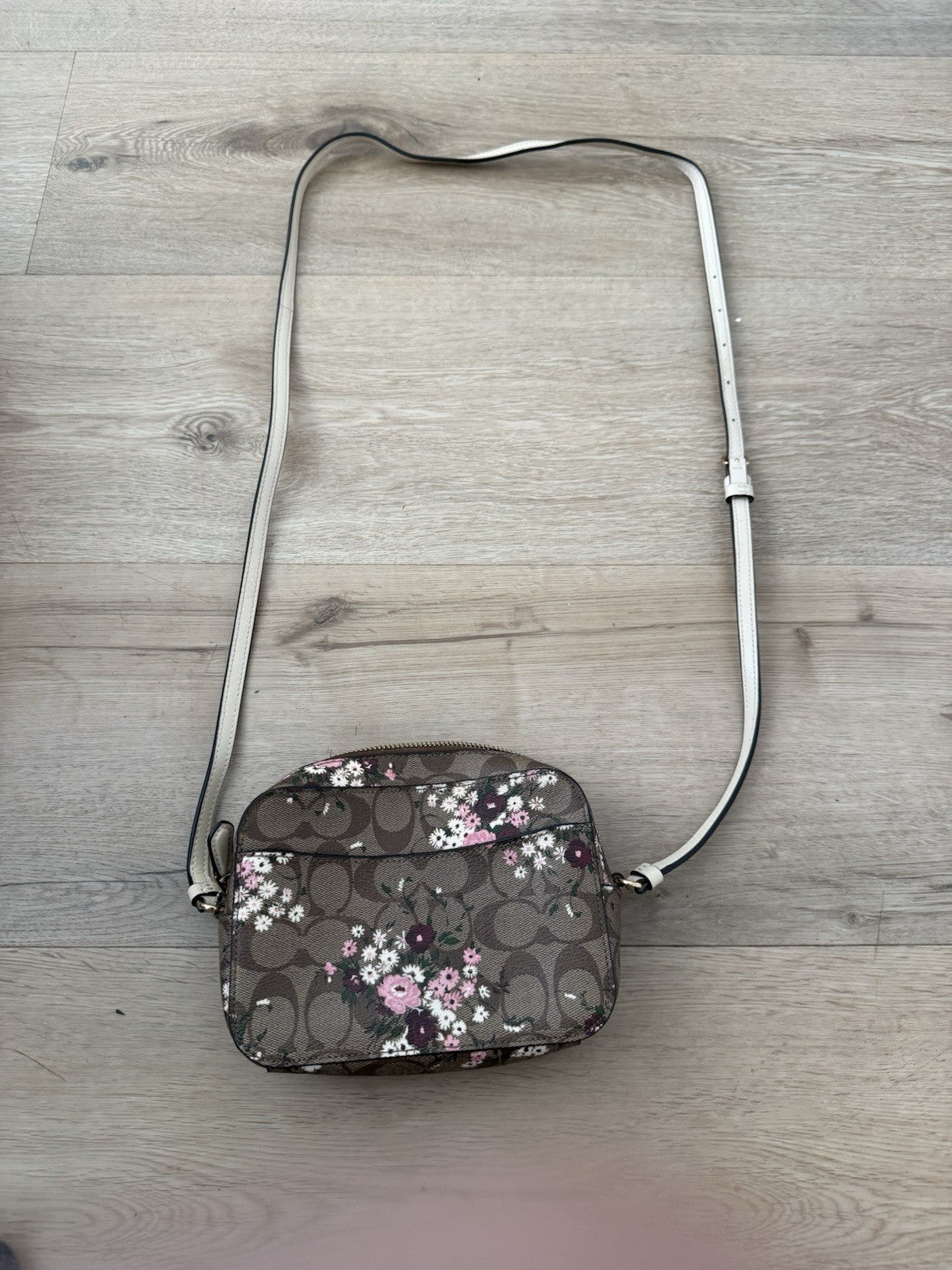 Coach Mini Signature Evergreen Flower Camera Bag IM/Khaki Multi3