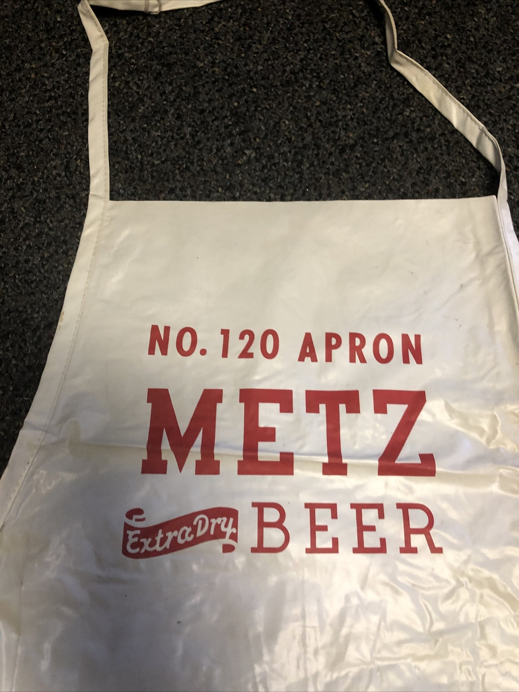 VINTAGE Metz Extra Dry Beer Apron No.120 Advertising1
