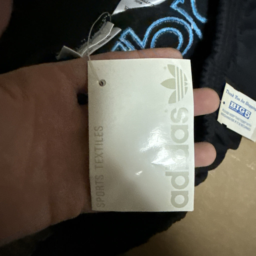 Vintage New Old Stock Adidas Streetwear Logo Shorts3