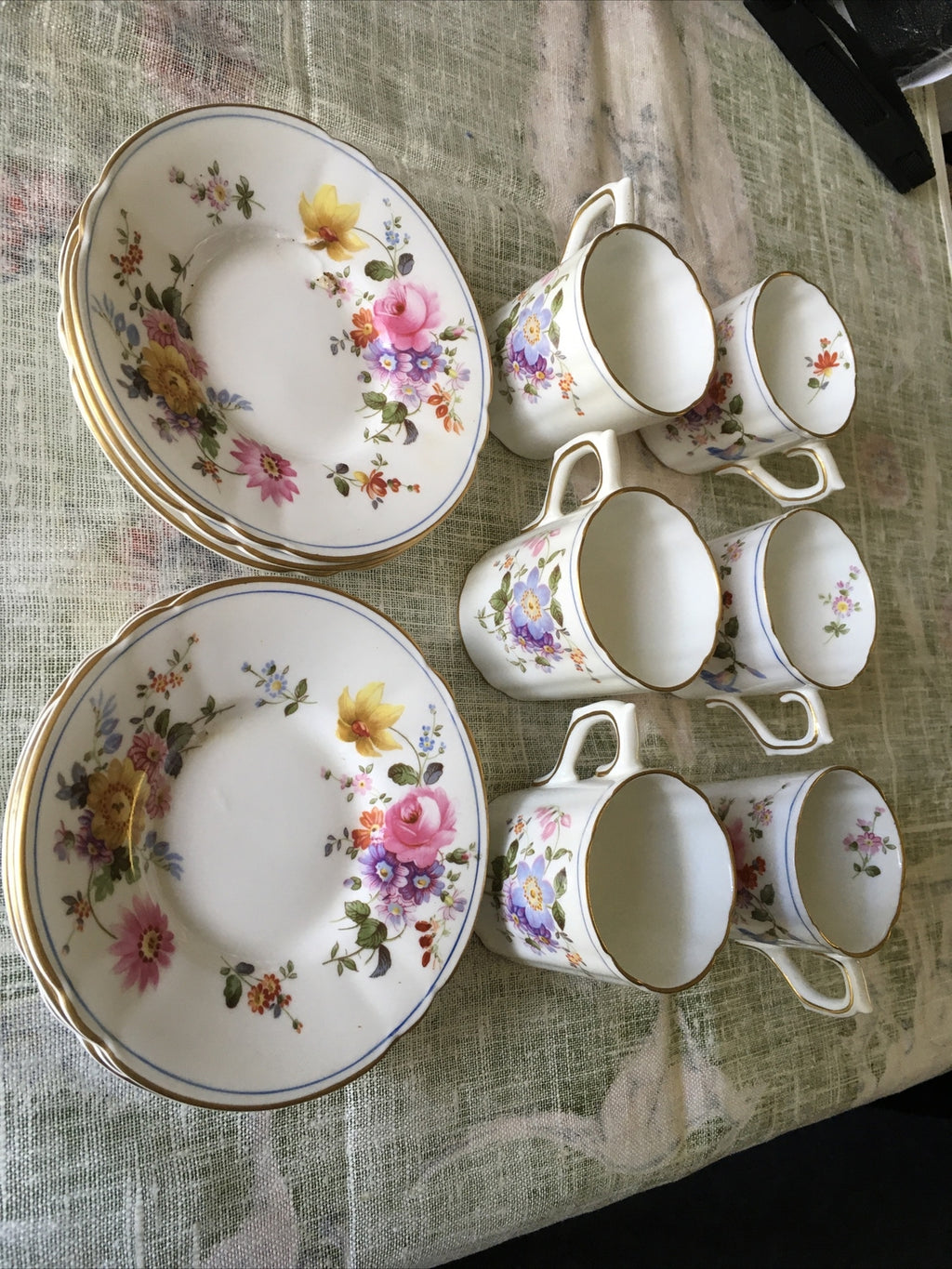 6 Royal Crown Derby English Tea Cups and Saucers Made In England0