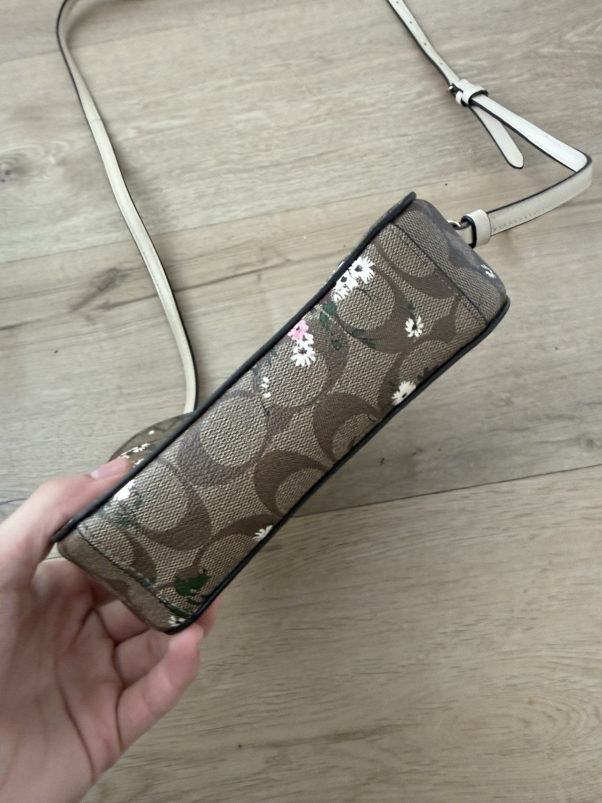 Coach Mini Signature Evergreen Flower Camera Bag IM/Khaki Multi4