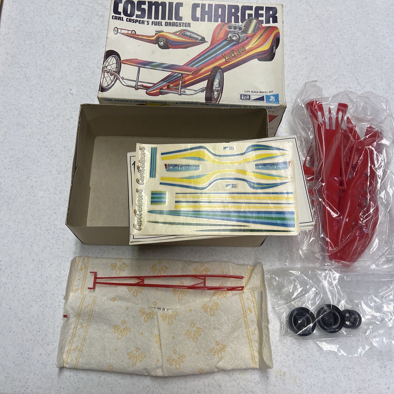 Original 1970s MPC COSMIC CHARGER CARL CASPER'S FUEL DRAGSTER 1/25 MODEL KIT5
