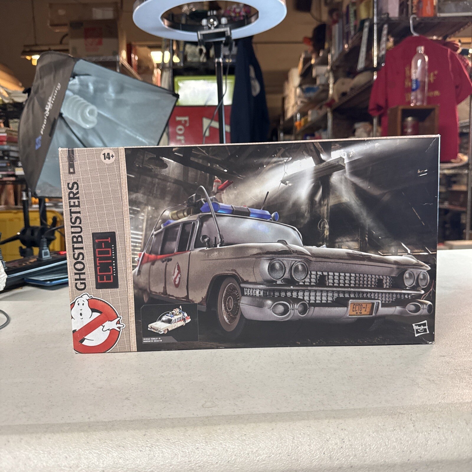 HASBRO Ghostbusters Plasma Series Ecto-1, 1:18 Scale Toy Car0