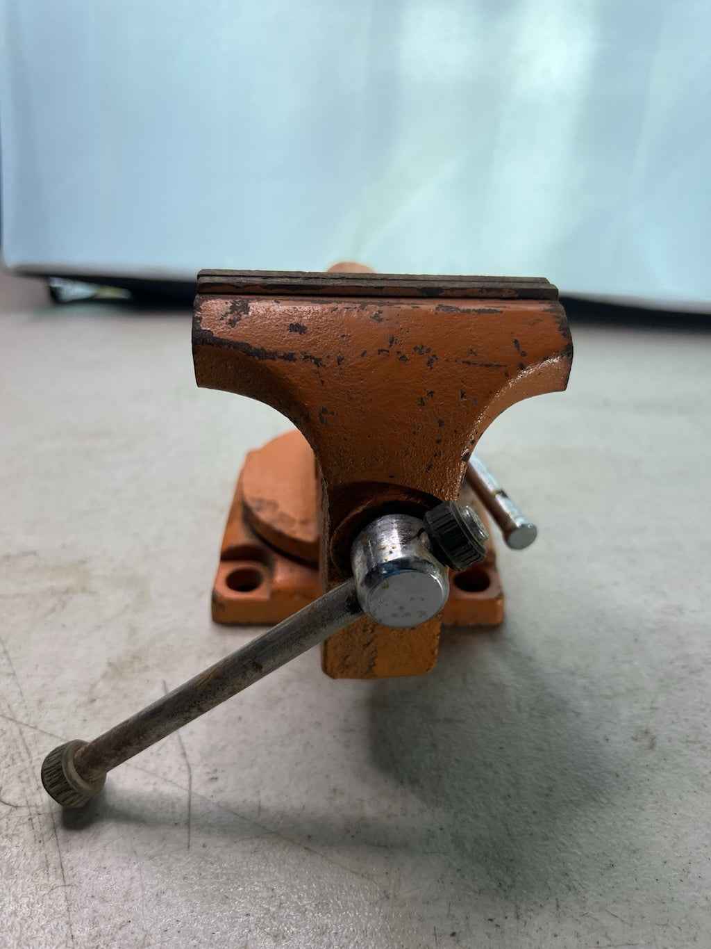 Vintage PONY 28530 Orange Swivel Bench Vise1