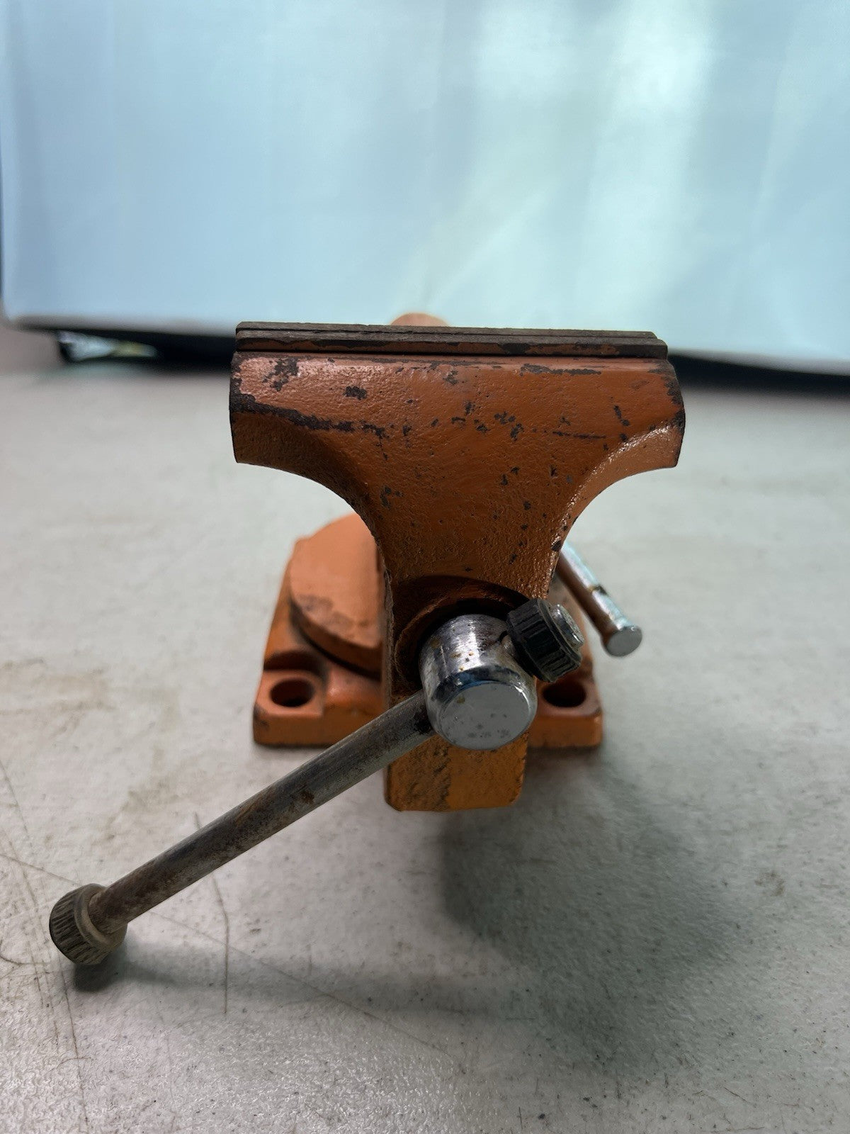 Vintage PONY 28530 Orange Swivel Bench Vise1