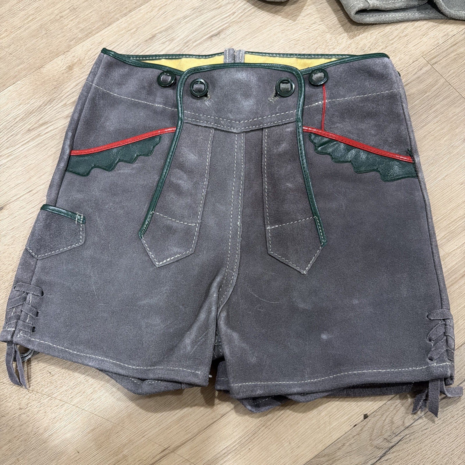VINTAGE GERMAN LEDERHOSEN  GRAY SUEDE  LEATHER OKTOBERFEST FESTIVAL  Childrens0