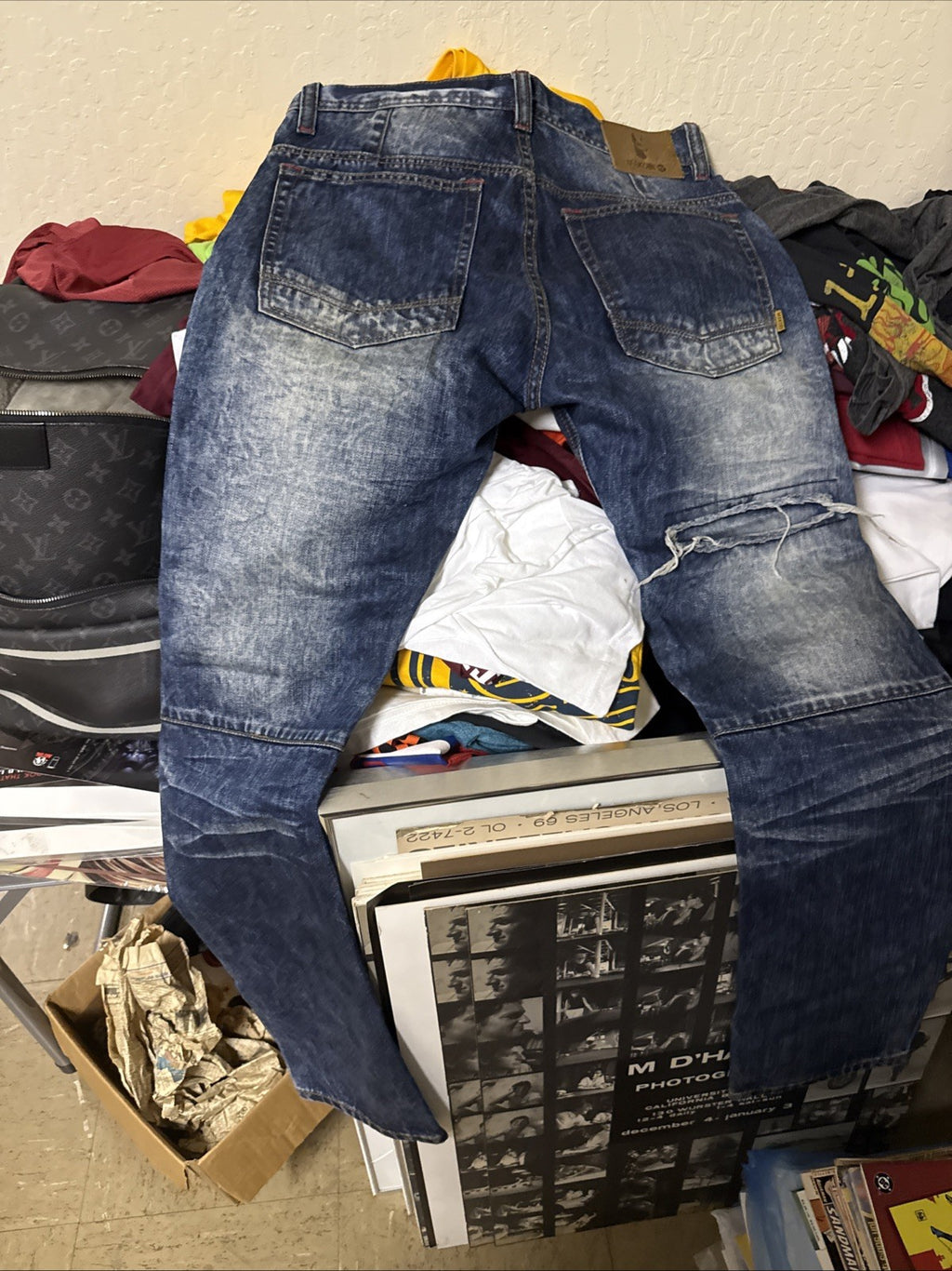 MAKOBI Jeans Mens 32x32  Blue Straight Distressed Light Wash Denim Street Pants8