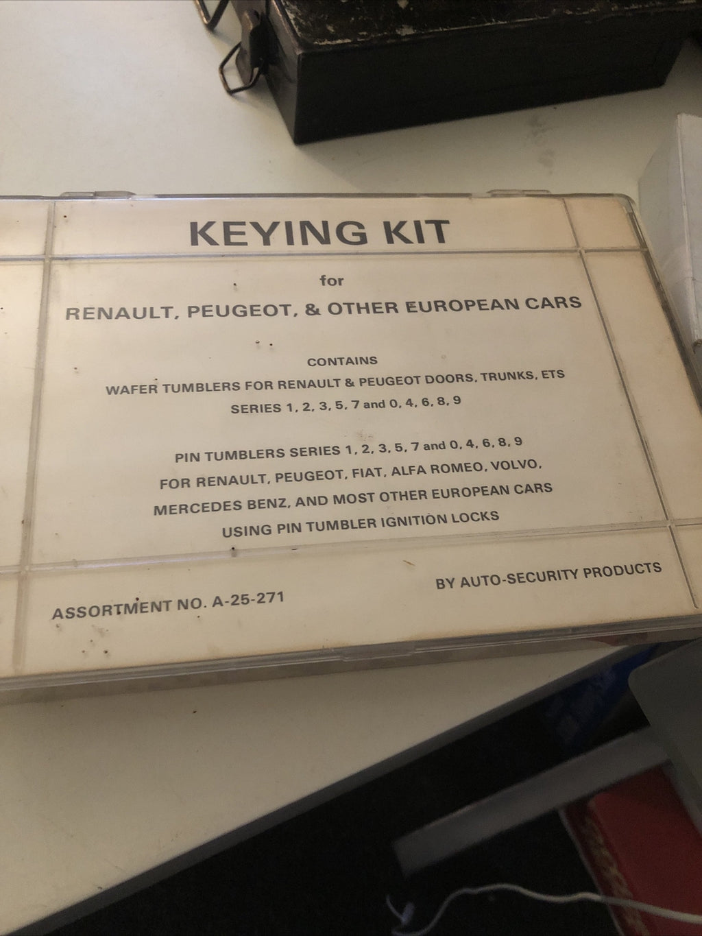 Keying Kit For Renault, Peugeot & Other European Cars Assortment No. A-25-2710