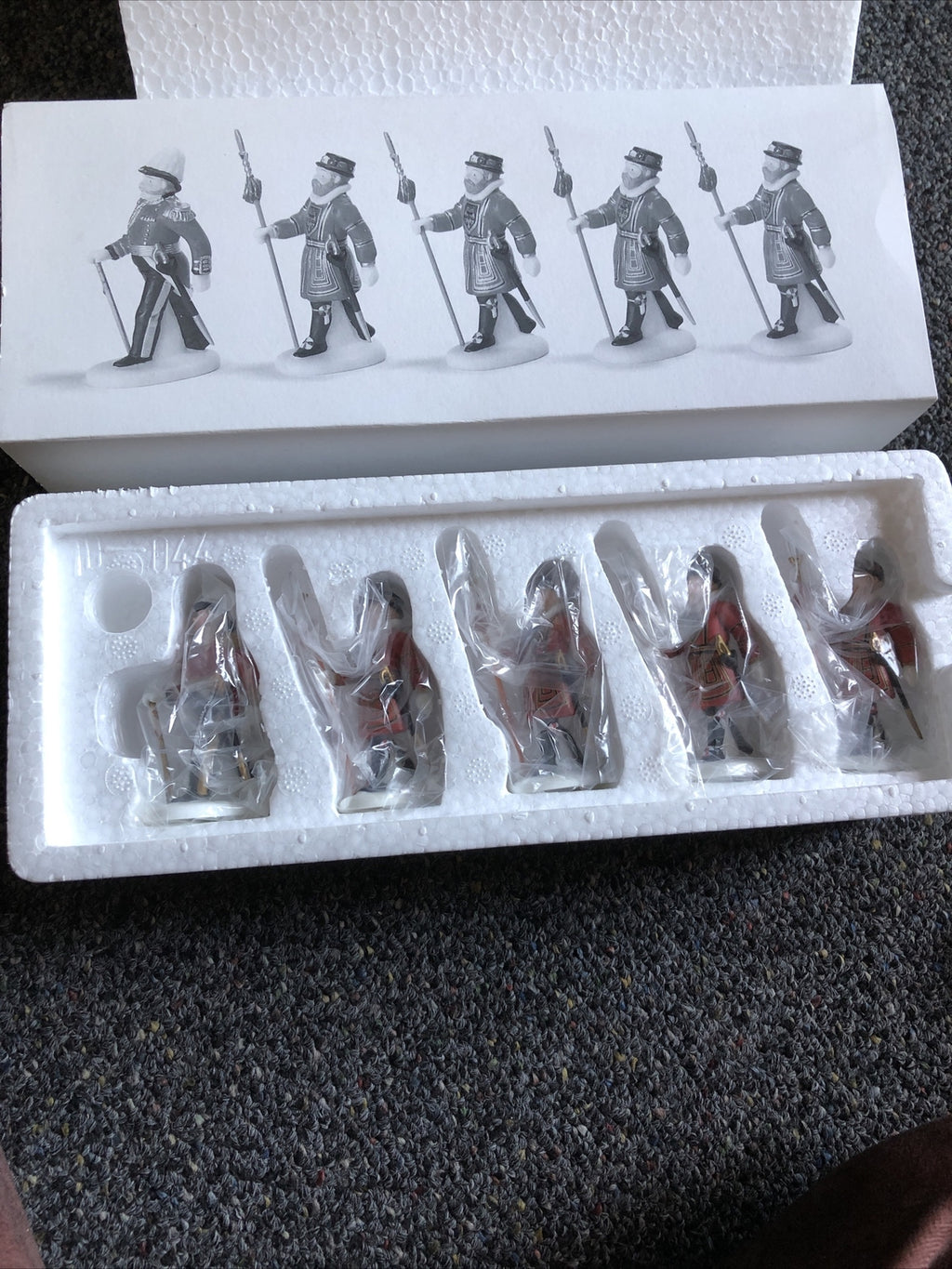 Dept. 56 Yeomen Of The Guard Set of 5 Retired Dickens 583970