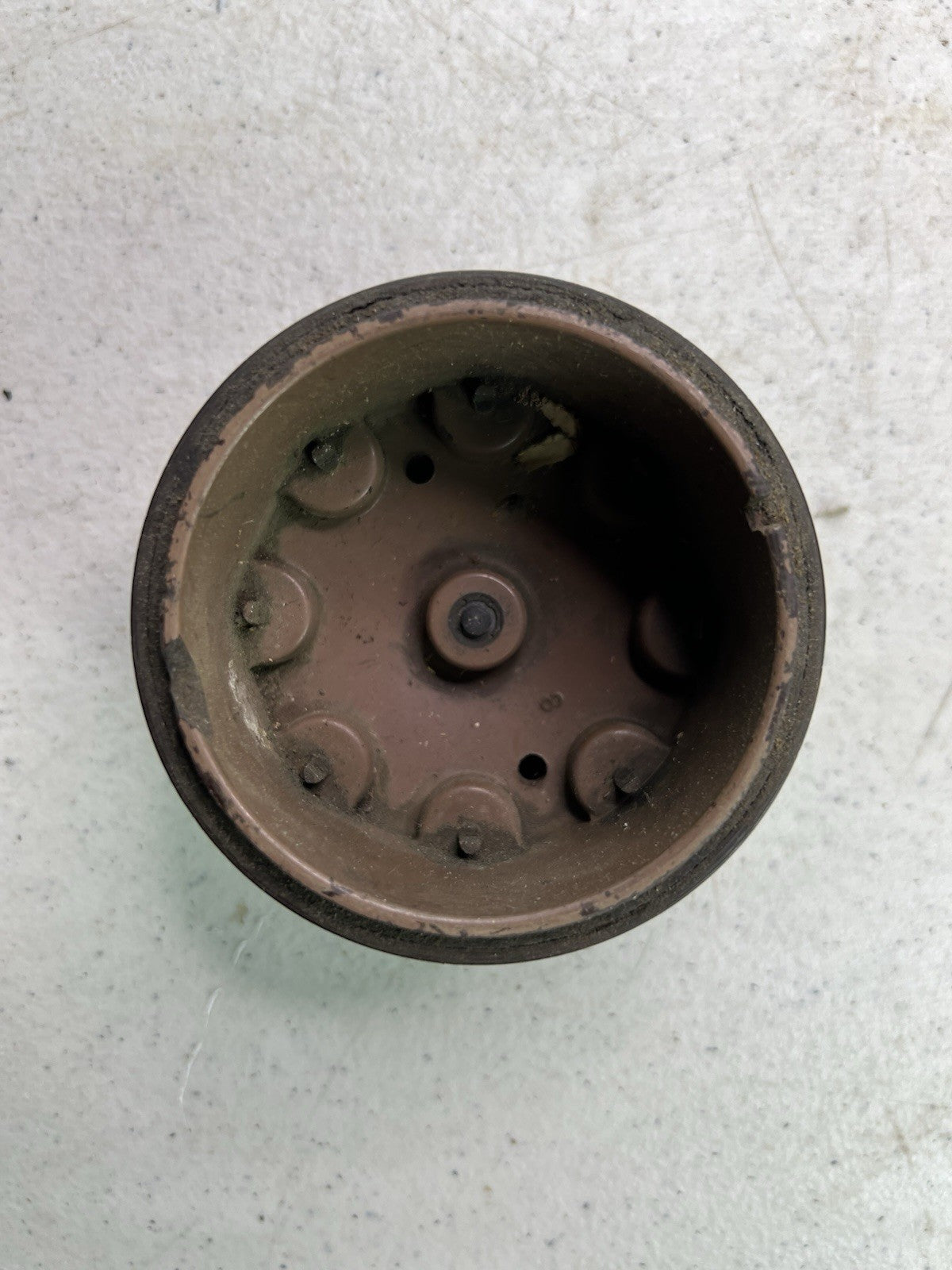Vintage 8-Cylinder Bakelite Distributor Cap – Early Ignition Era Hot Rod Rat Rod2