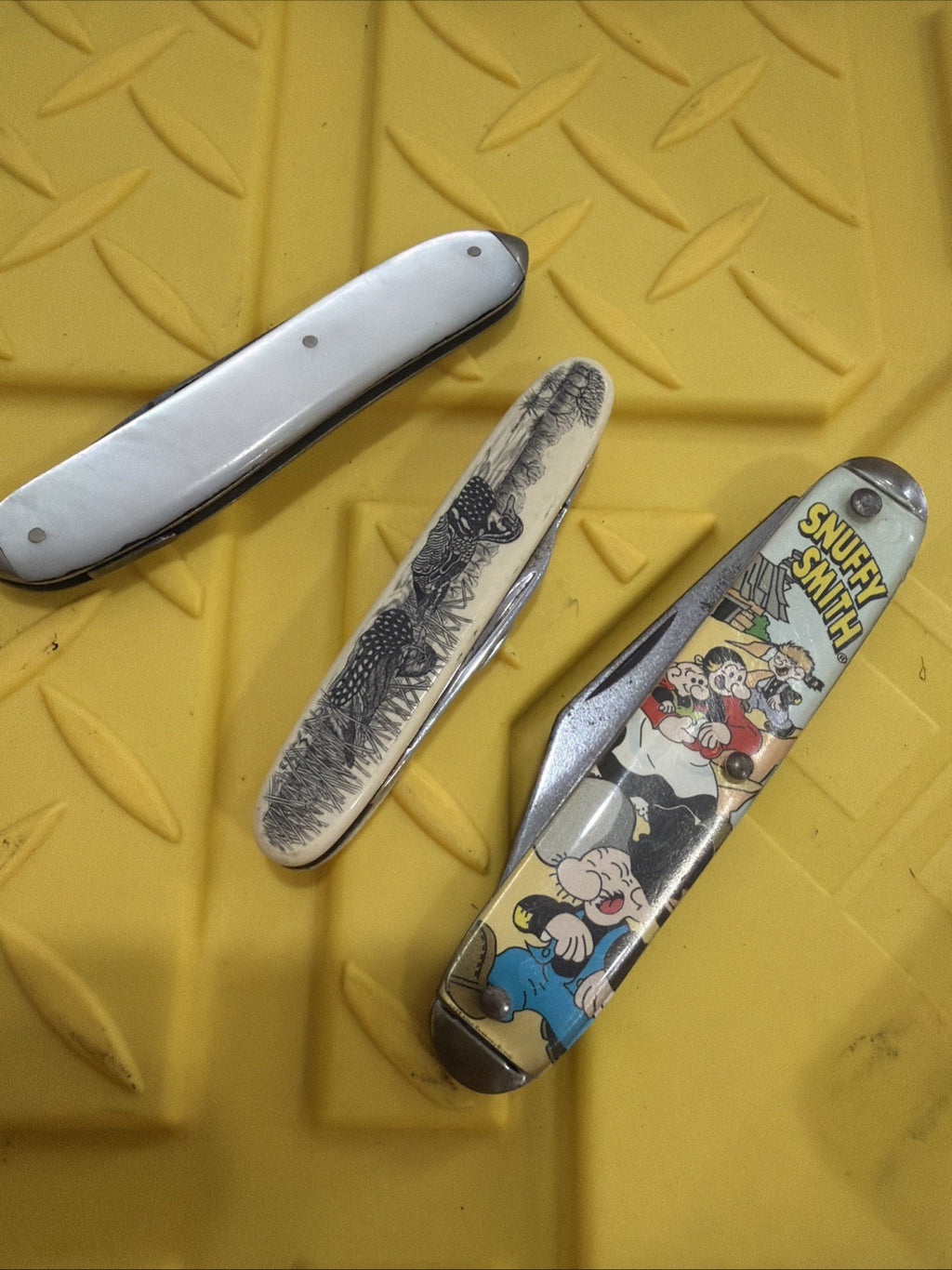 Vintage Snuffy Smith Duck Unlimited Pearl Folding Pocket Knife Lot Of 30