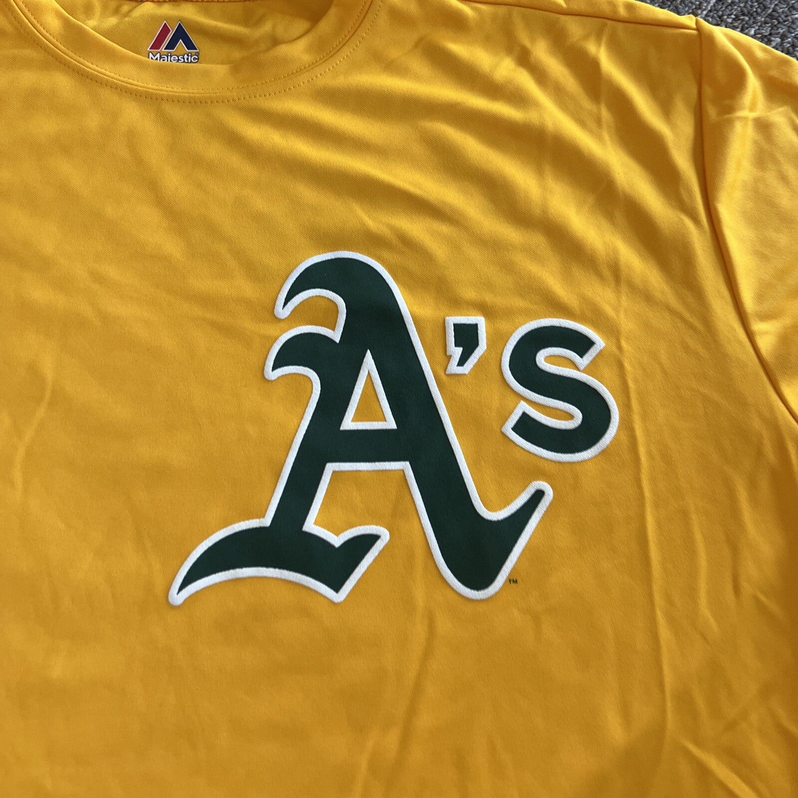 A’s Baseball Team Majestic Sports Shirt Men Size Large 1