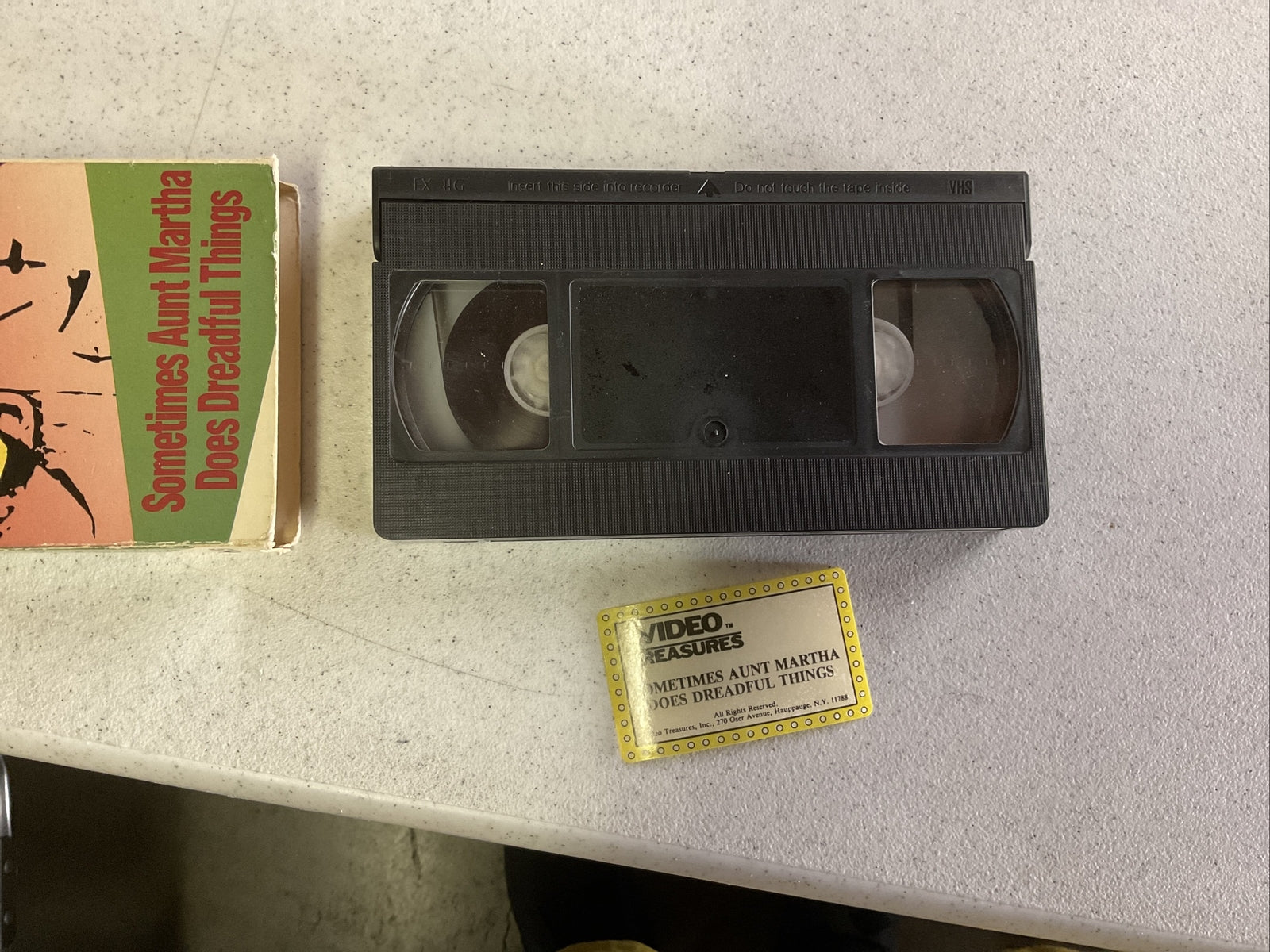 SOMETIMES AUNT MARTHA DOES DREADFUL THINGS 1985 VHS Home Video Horror Classic2