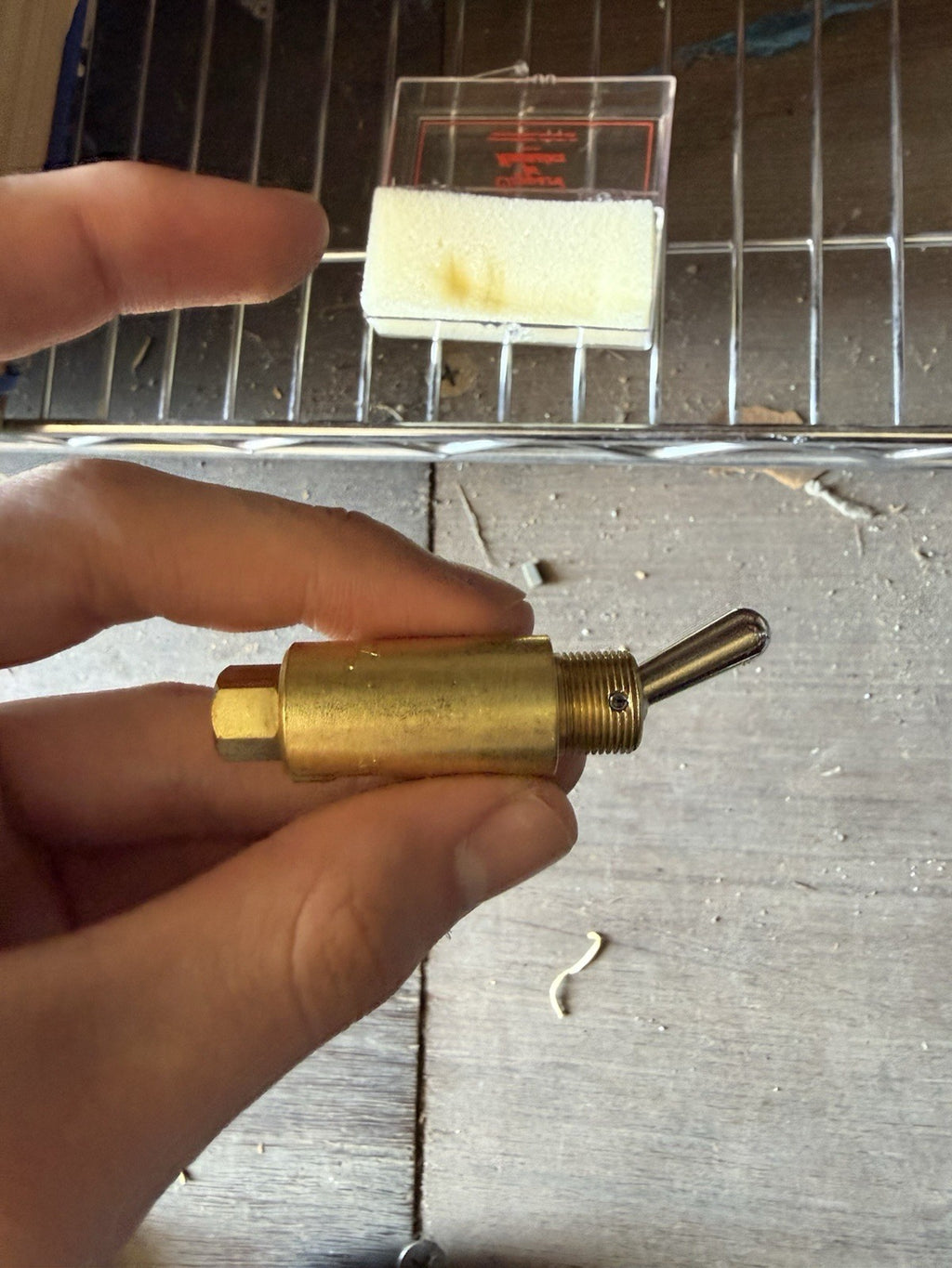 Clippard Minimatic Pneumatic Toggle Valve Brass Body Manual Switch Valve NOS5