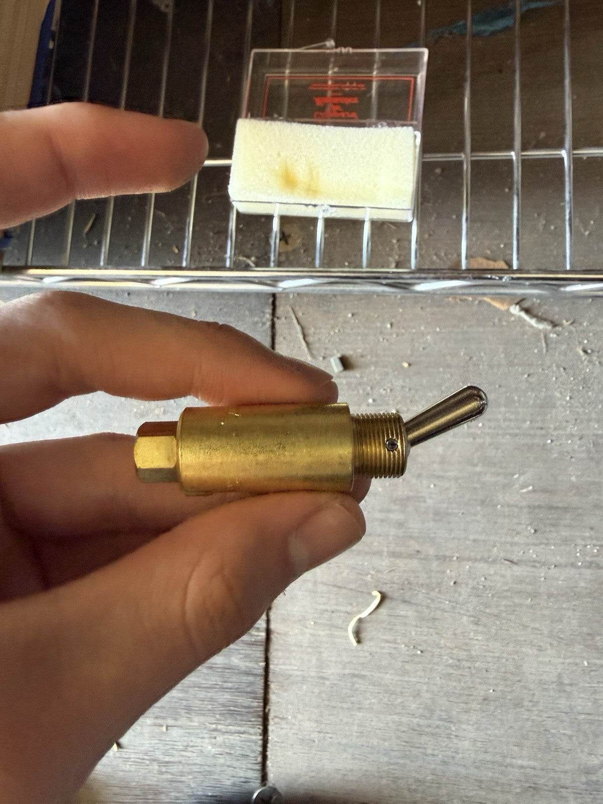 Clippard Minimatic Pneumatic Toggle Valve Brass Body Manual Switch Valve NOS5