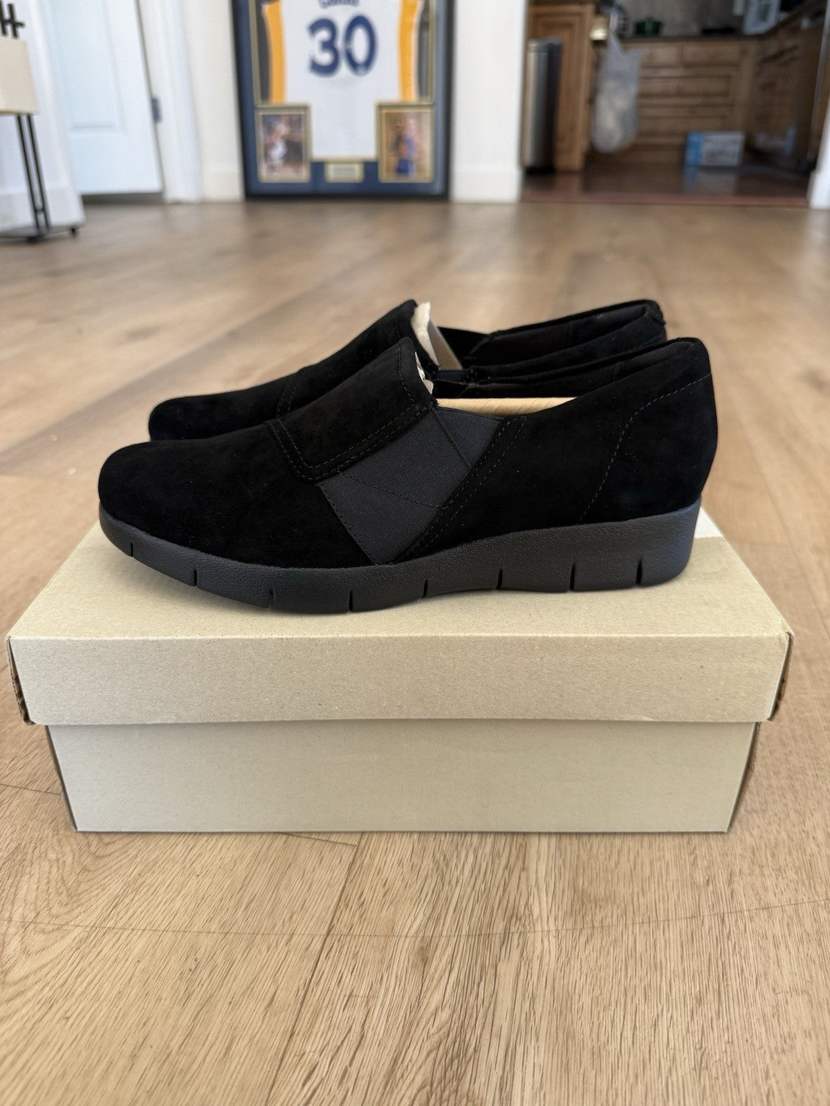 Clarks Daelyn Monarch Black Suede Slip on Casual Loafer Shoe Women's Size 6.5M2