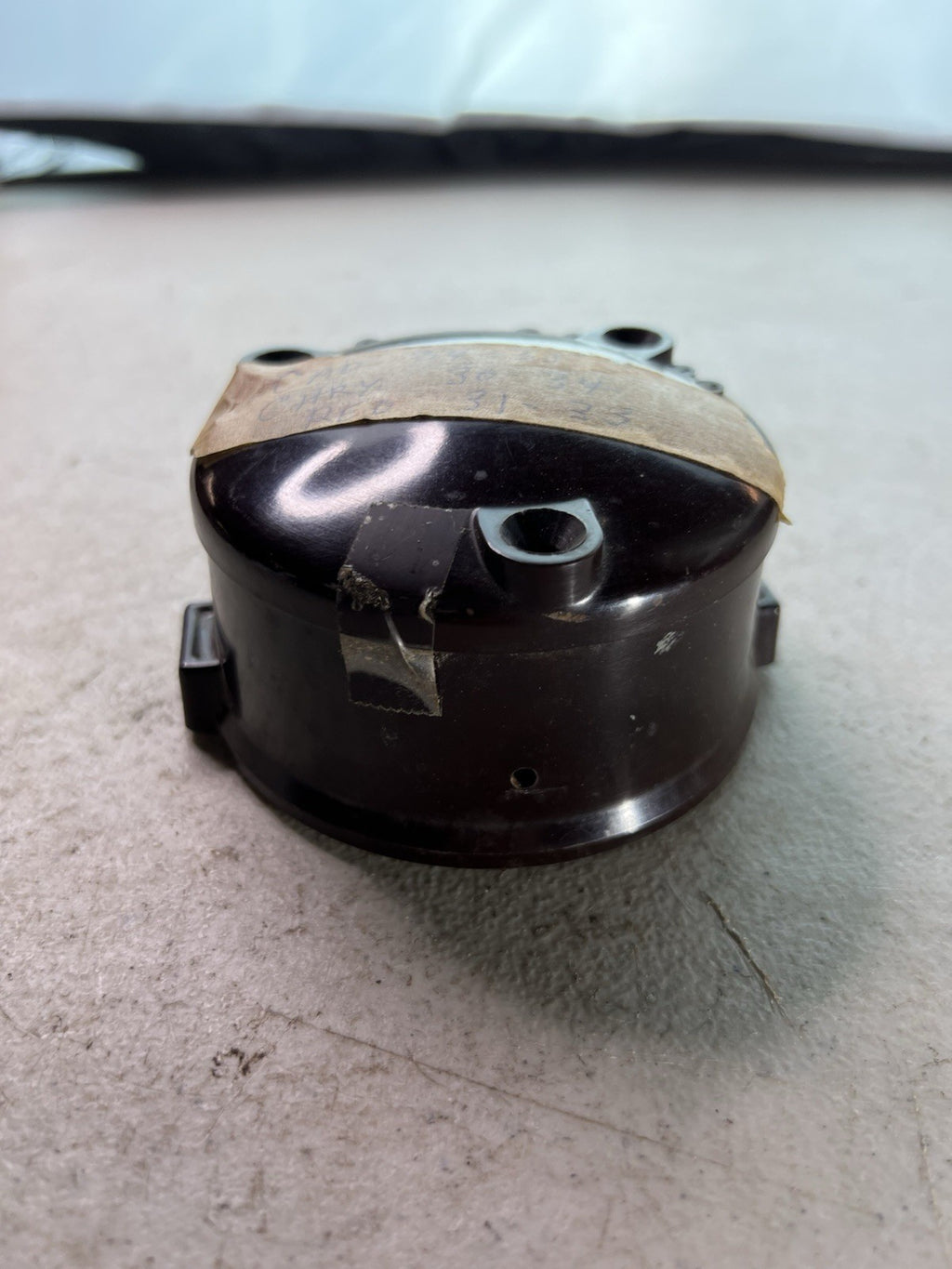 Vintage Distributor Cap – 1934–35 Cadillac, 1930–34 Chrysler, 1931–33 REO1