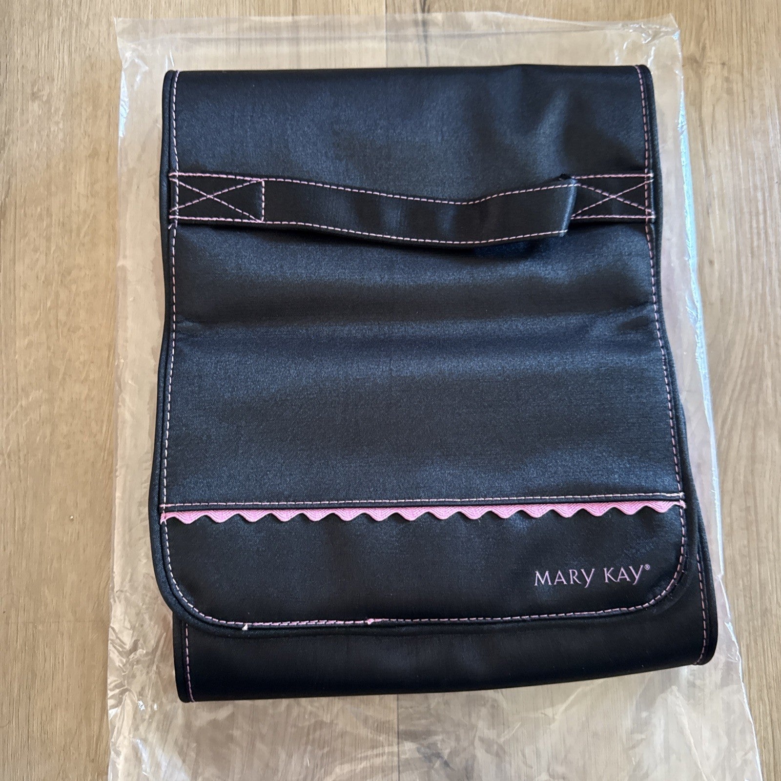 MARY KAY ROLL UP Cosmetic/Toiletry Travel Bag0