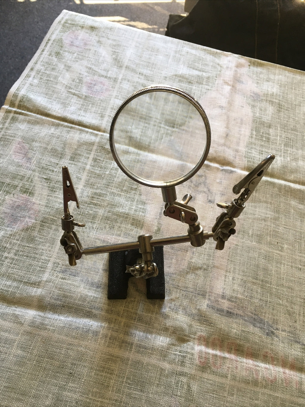 Vintage Magnifying Glass With Clamps0