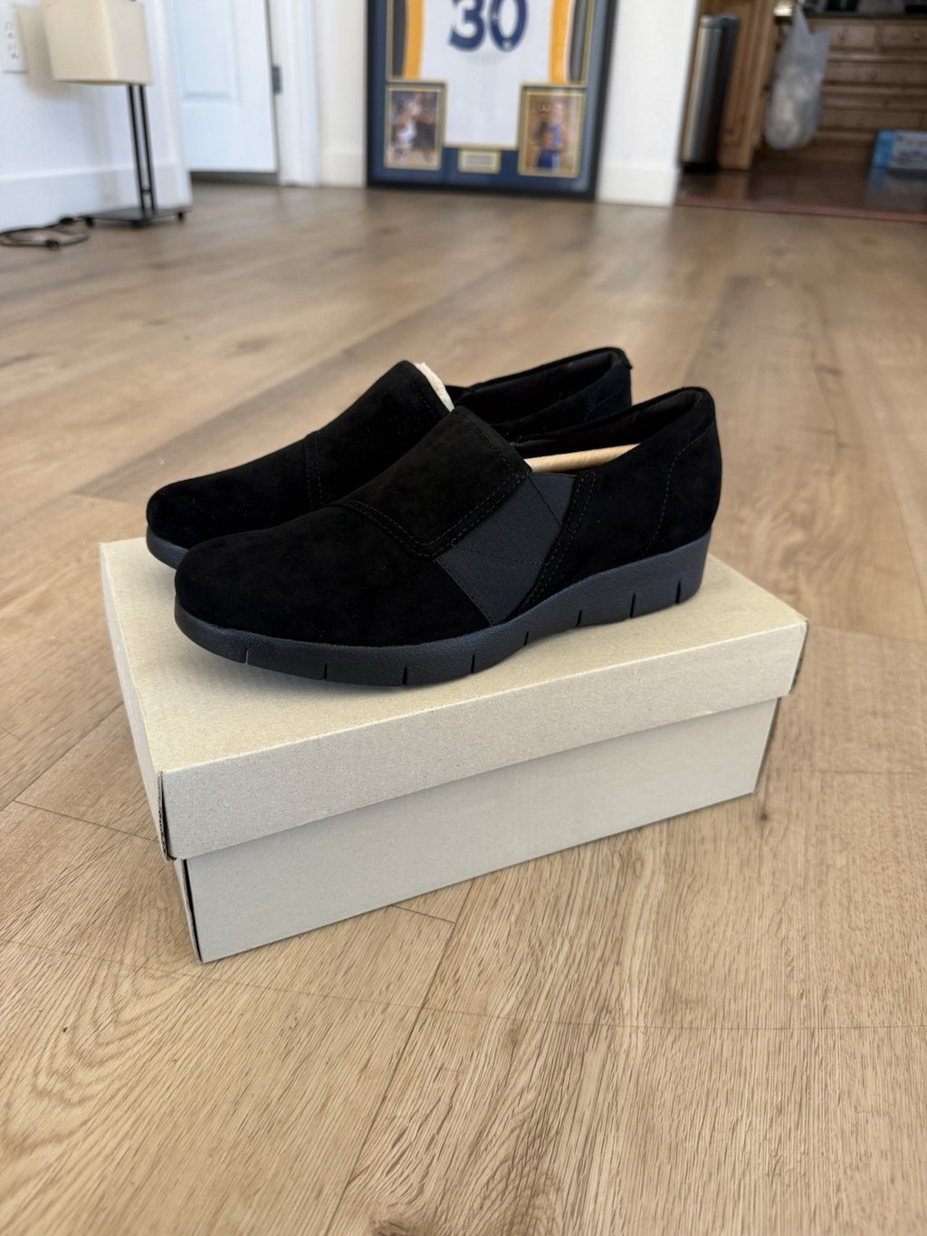 Clarks Daelyn Monarch Black Suede Slip on Casual Loafer Shoe Women's Size 6.5M1
