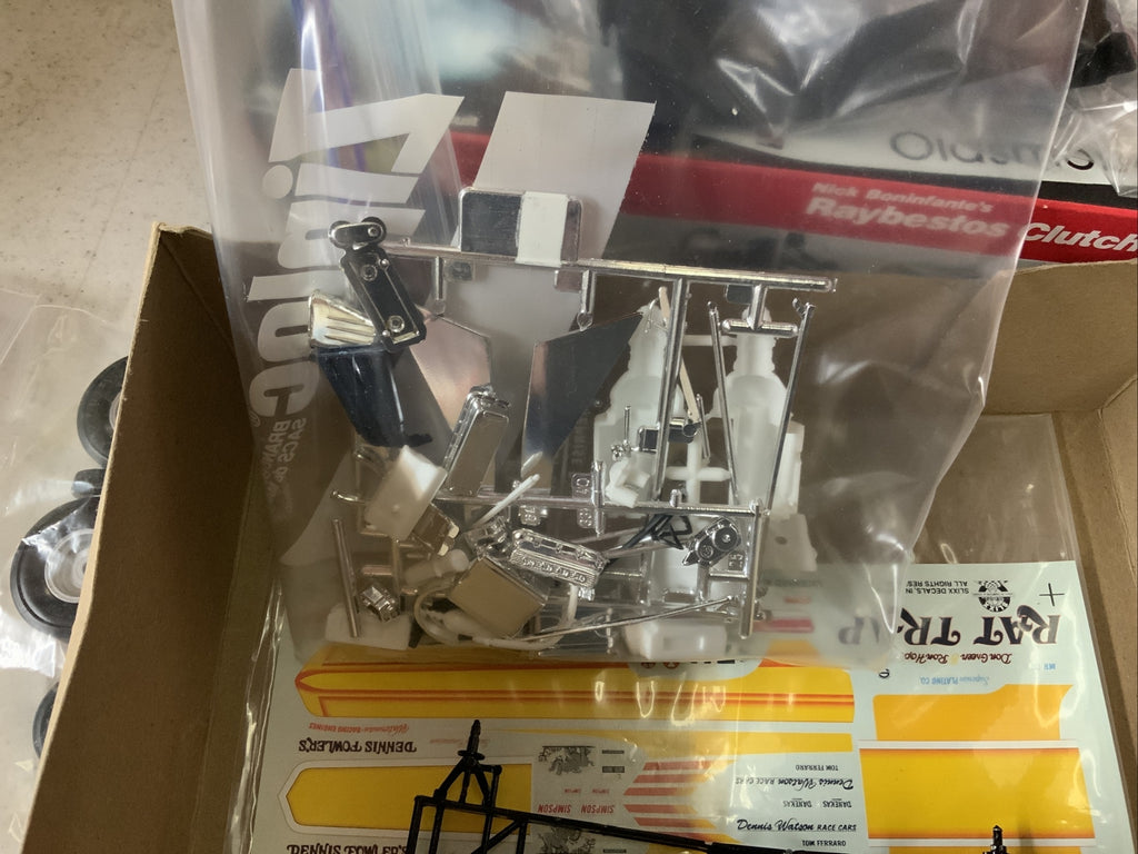 Revell  Nick Boninfante's Raybestos Clutch Special Resin Body model kit8