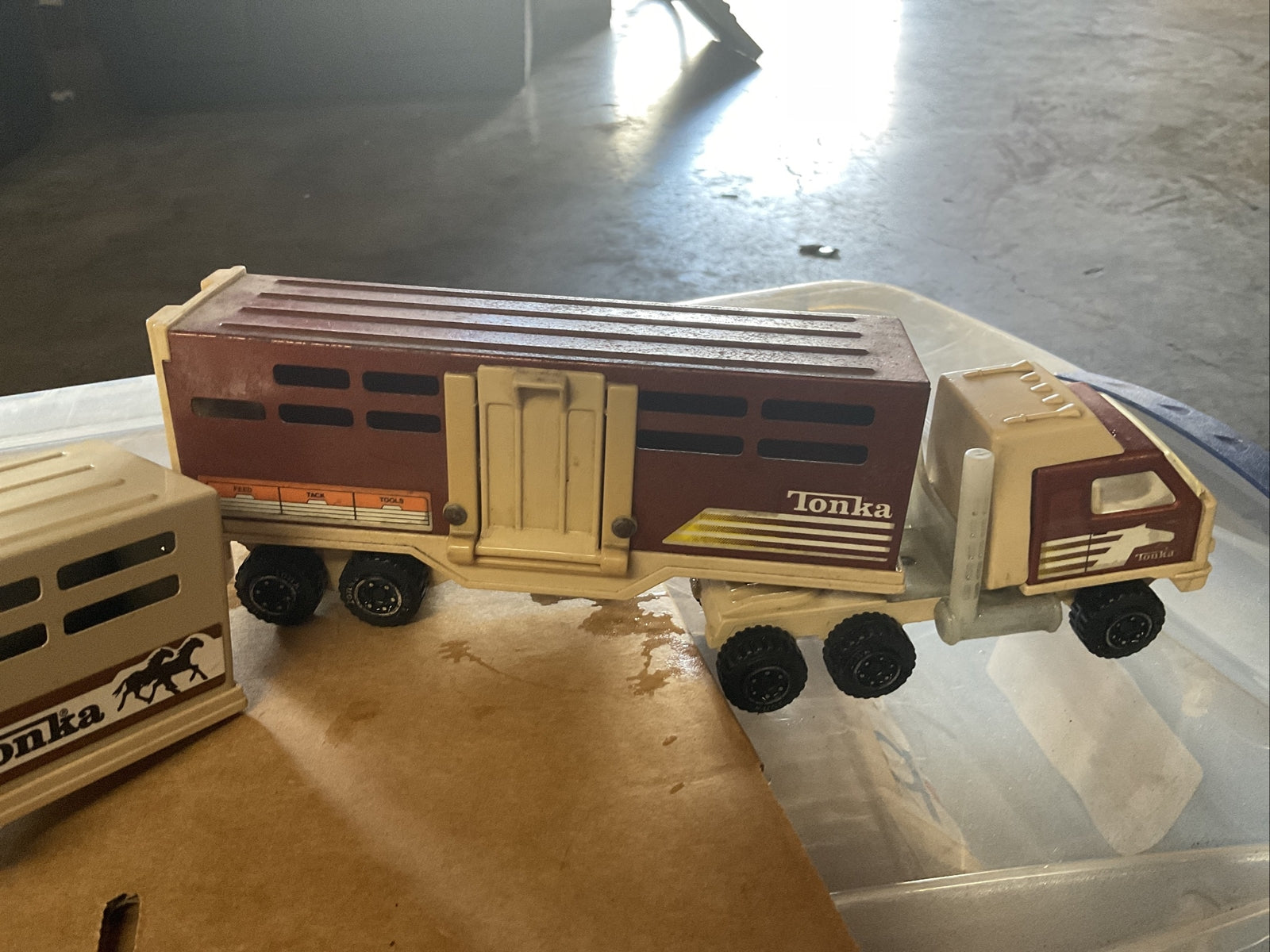 Vintage 70s Tonka Die-Cast Semi Truck Cab and Horse Trailer Lot4