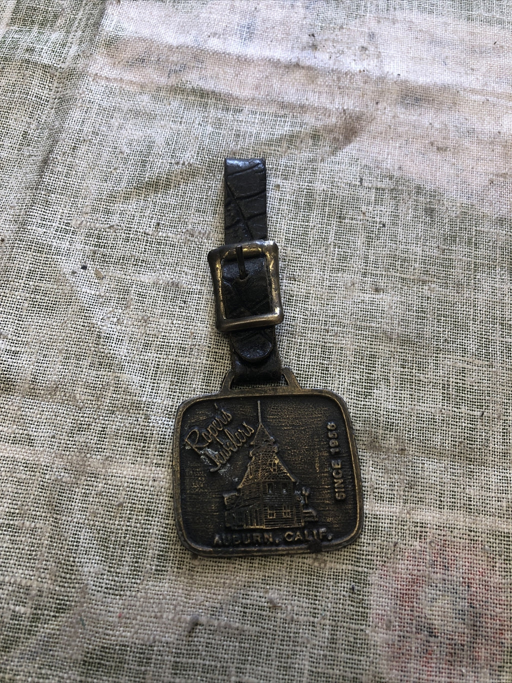 Vintage Roper's Jewelers Auburn, Calif. Since 1956 Keychain w/Belt 2”x2”0