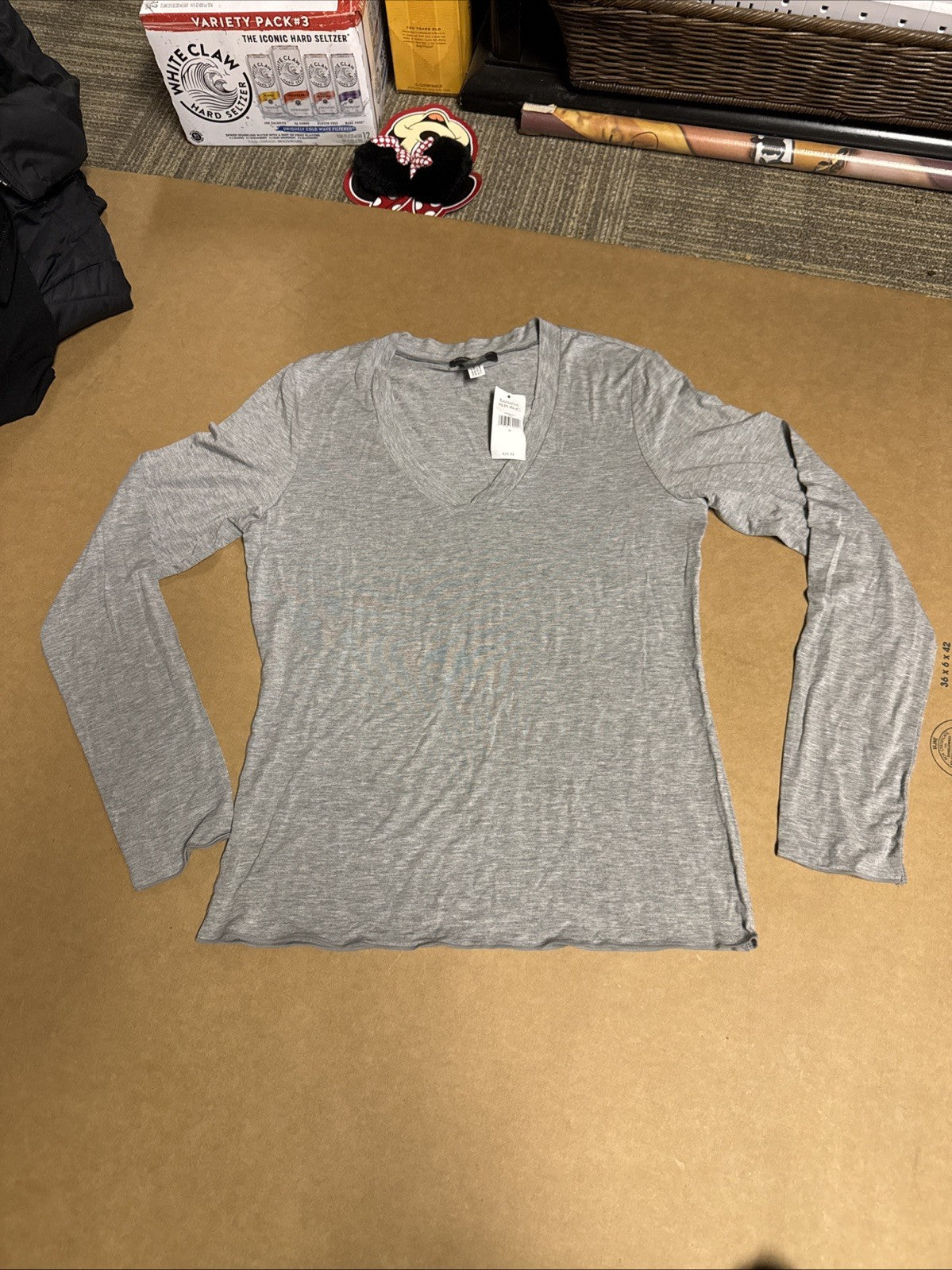 NWT Banana Republic Women’s Gray V Neck Long Sleeve Shirt Size Medium0