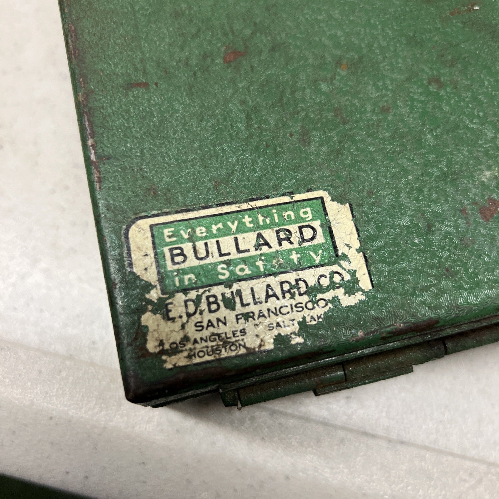 Vintage LadE.D. Bullard & Co. First Aid Original green Metal Box NO CONTENTS1