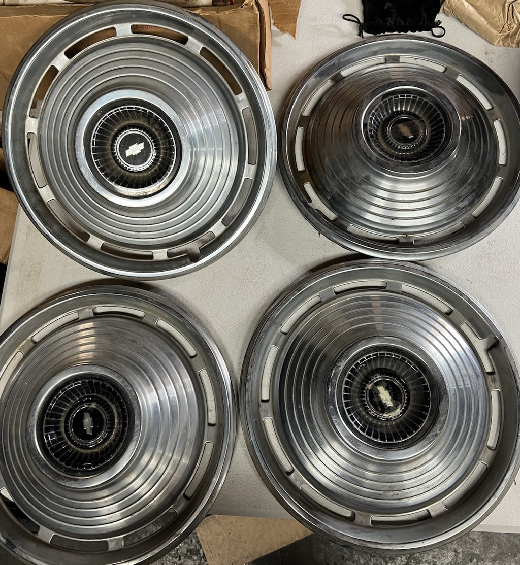 Set of 4 Vintage Chevrolet 14" Hubcaps – Mid 1960s Impala / Bel Air / Biscayne0