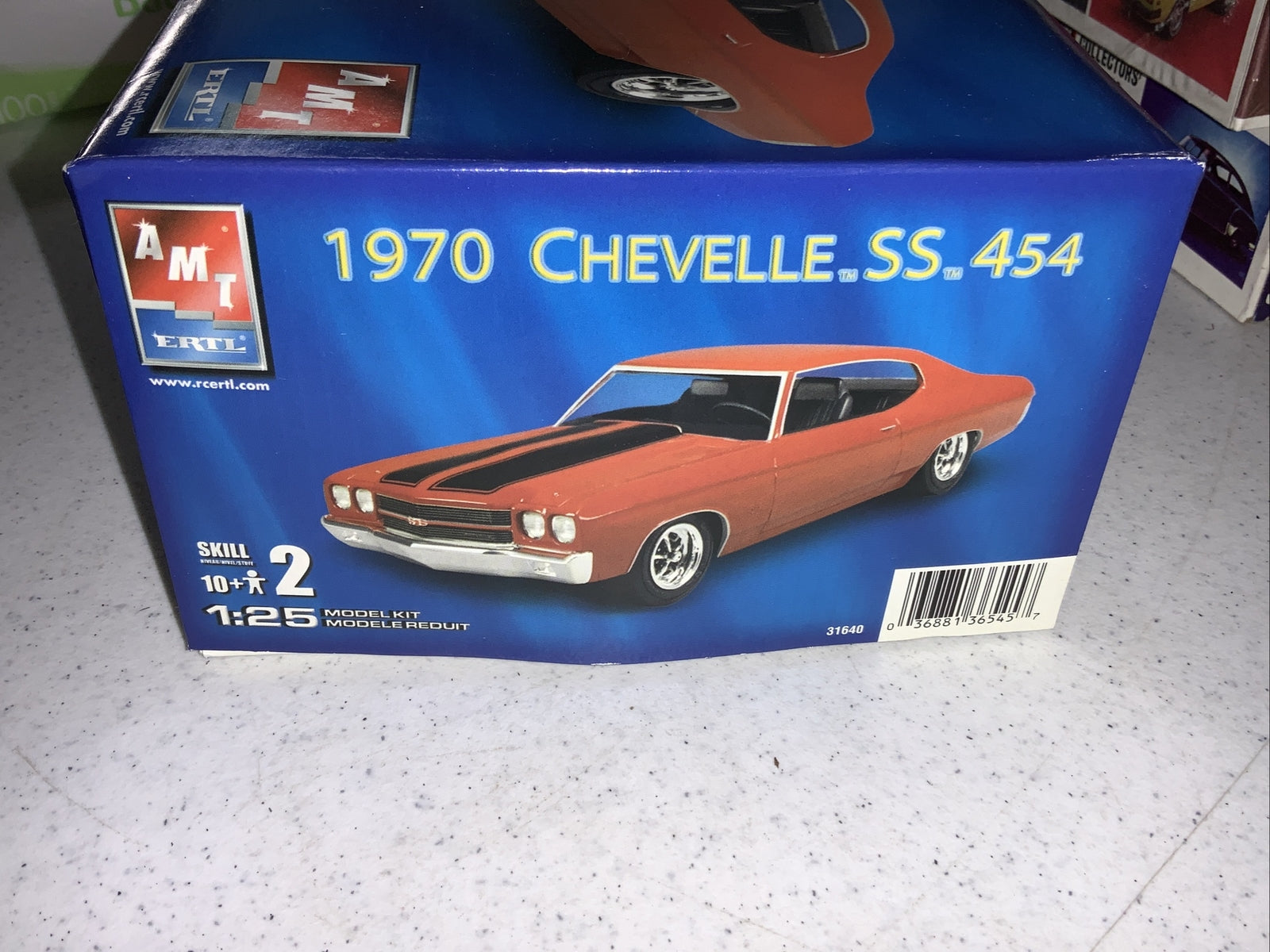 AMT ERTL 1:25 Scale Model Kit - 1970 Chevy Chevelle SS454 -1