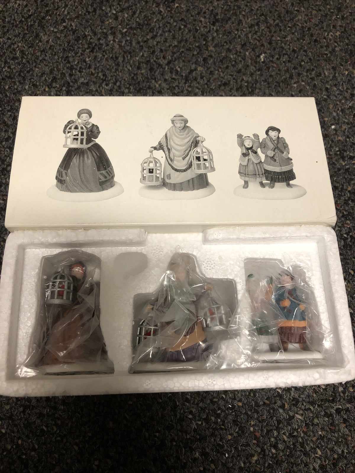 DEPARTMENT 56 HERITAGE VILLAGE SERIES THE BIRD SELLER #5803-30
