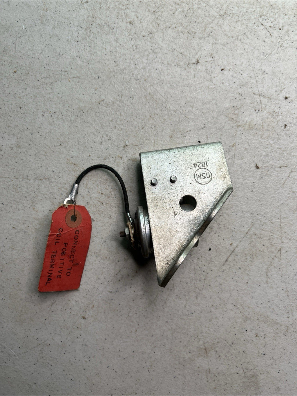 Vintage Hit Rod Positive Coil Terminal DSM 1024 USA MADE1