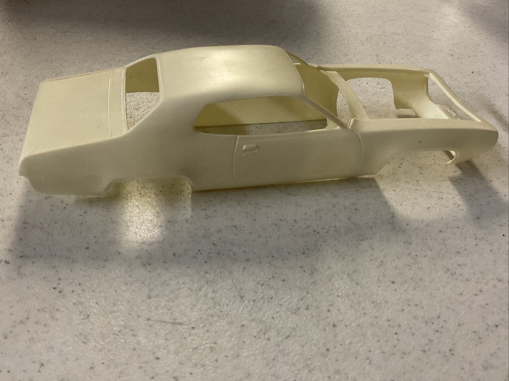 Vintage Resin 1/25 Model Body Plymouth Roadrunner1