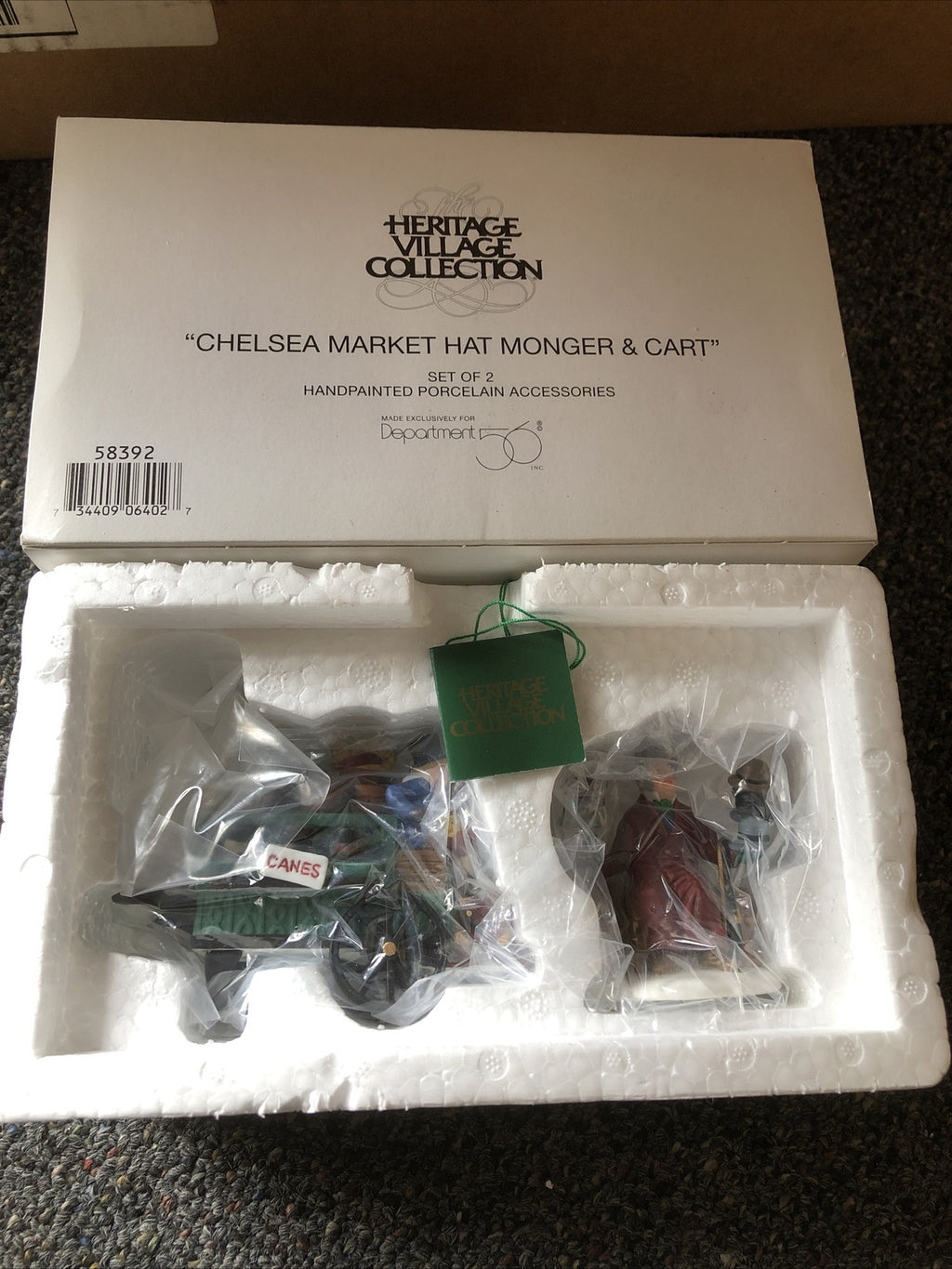 Dept 56 Heritage Village Collection Chelsea Market Hat Monger and Cart 583920