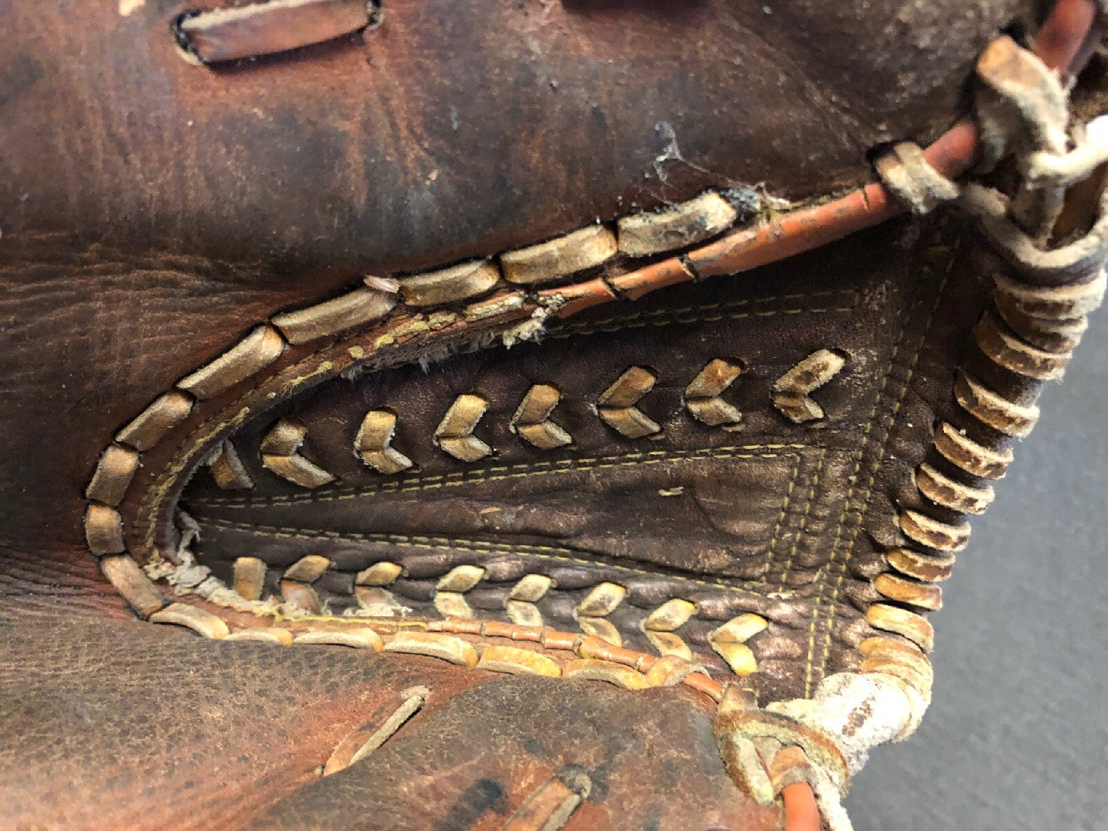 Vintage Baseball Glove - Left Hand- Leather - Vintage *Alberto #17* MBA4