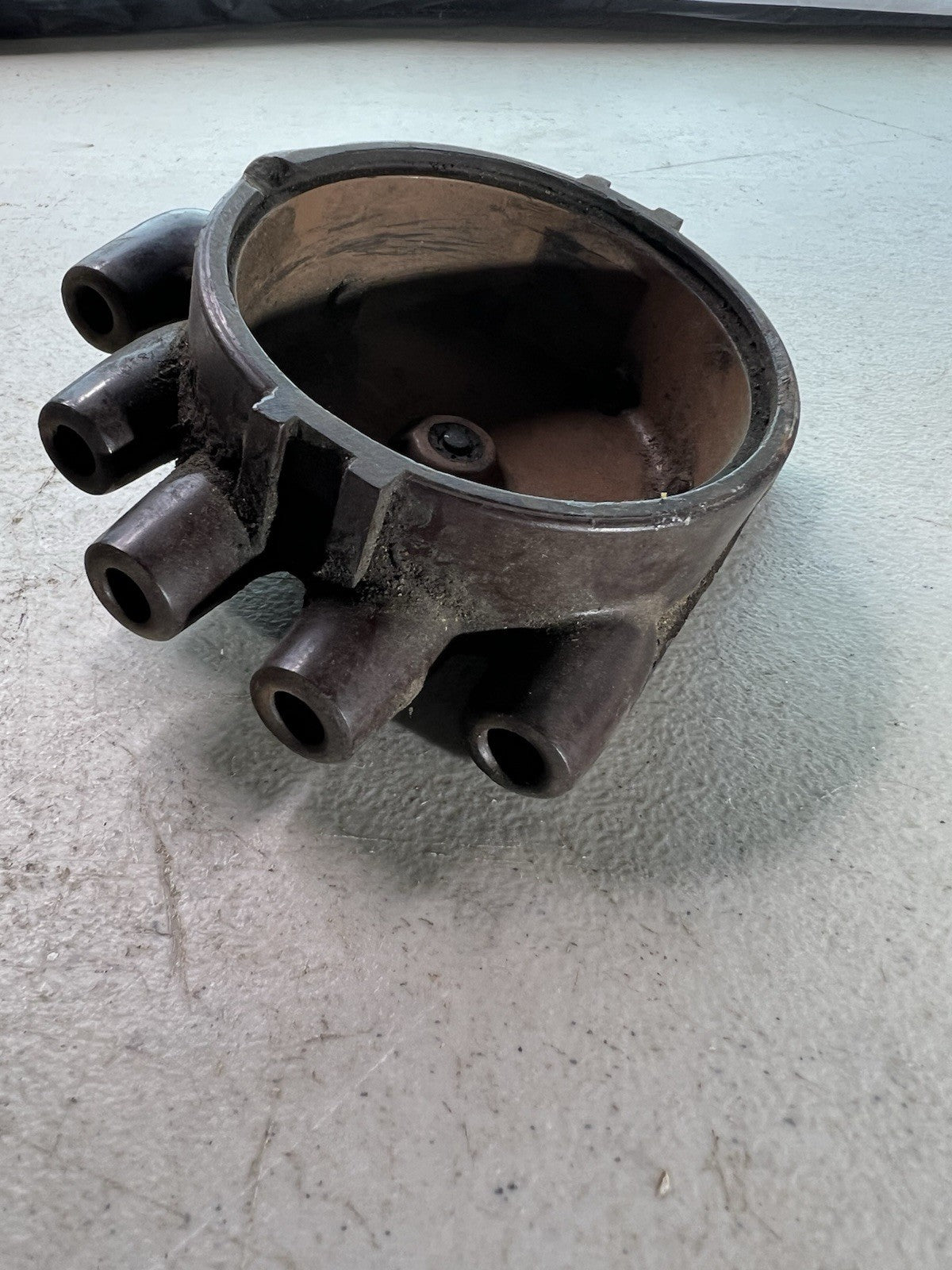 Vintage Bakelite 8-Cylinder Distributor Cap – Classic Ignition Part3