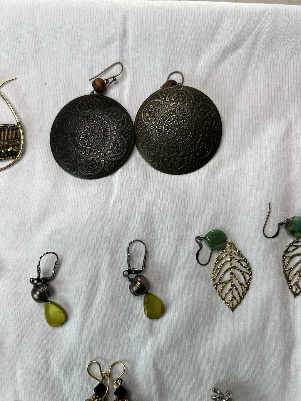11 pc Jewelry Lot Vintage modern matching Earring sets & Necklaces3