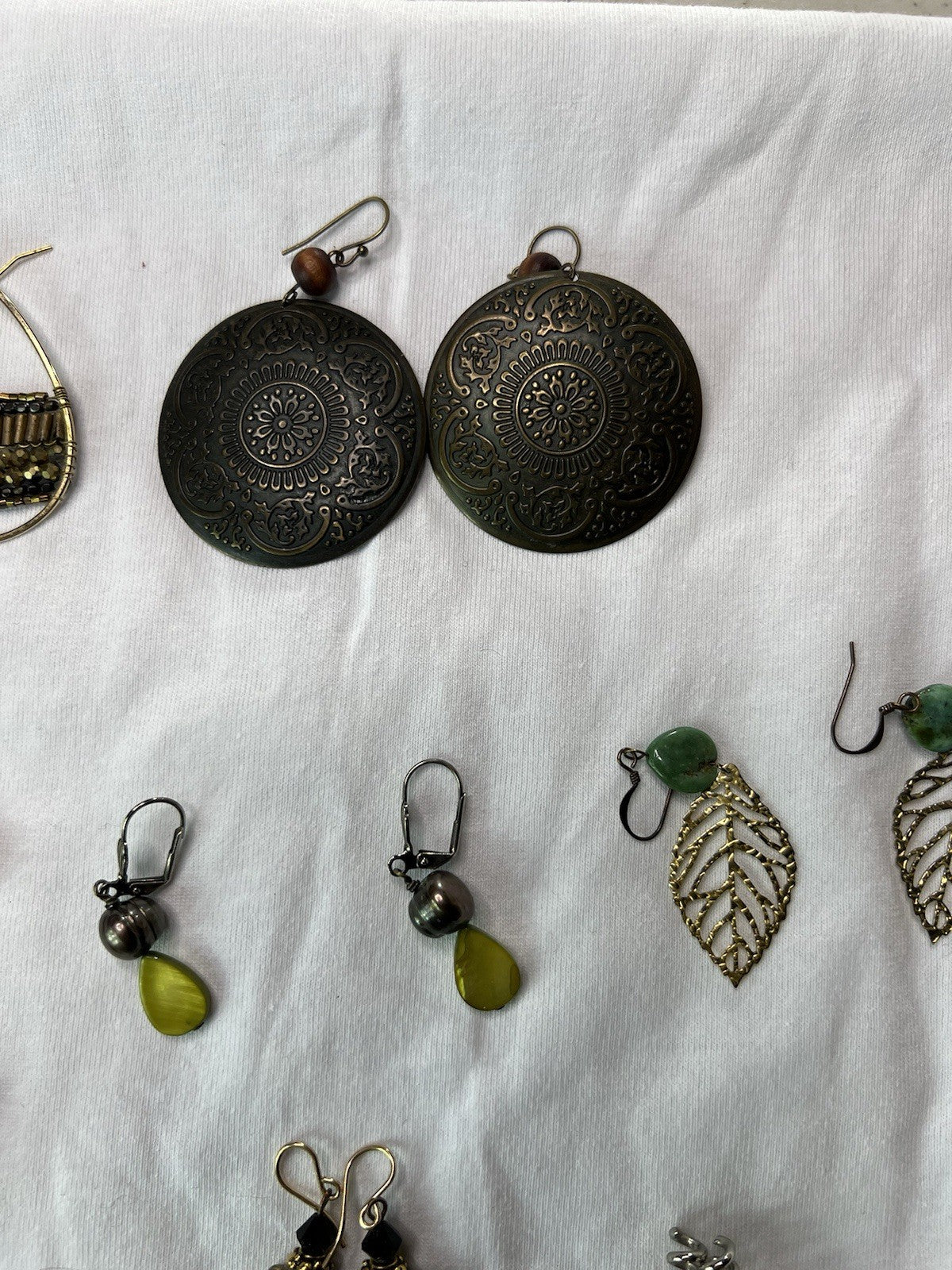 11 pc Jewelry Lot Vintage modern matching Earring sets & Necklaces3