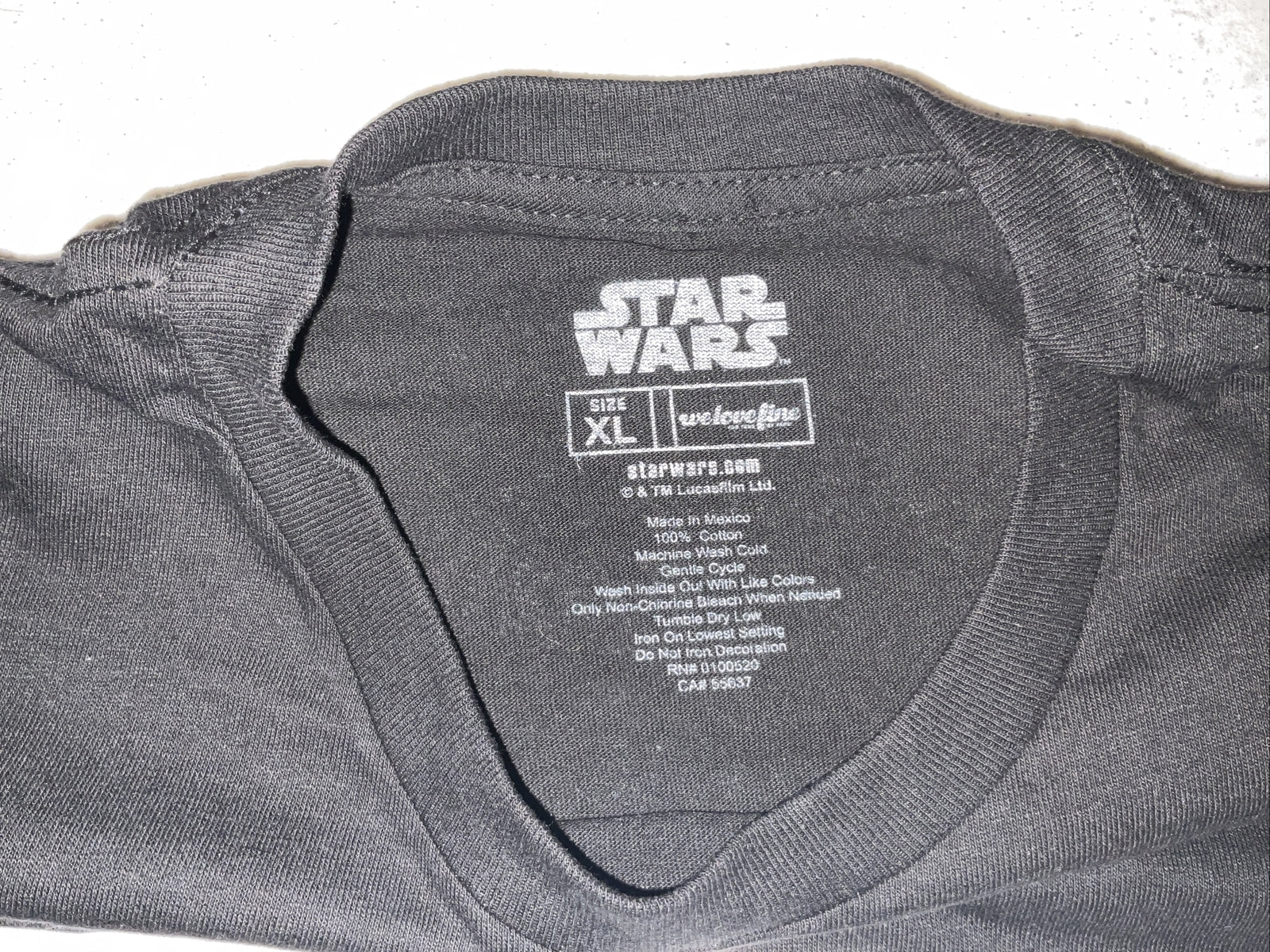 We love Fine Star Wars T-Shirt (Darth Vader) Men’s XL2
