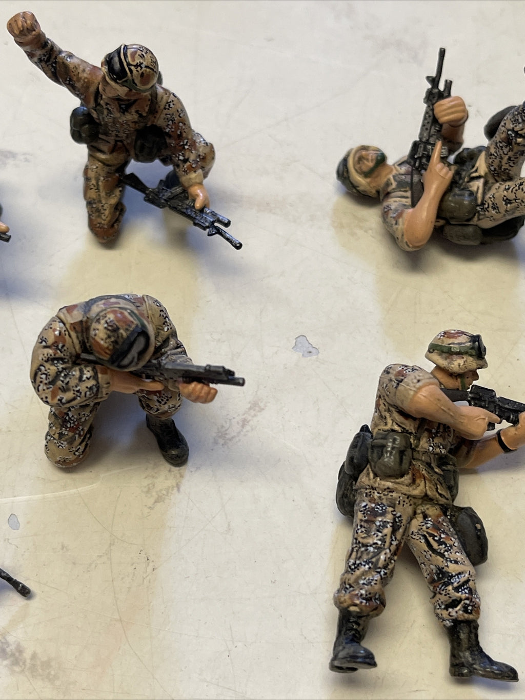 14 UNIMAX  ACTION FIGURES -  MILITARY SOLDIERS - 1:323